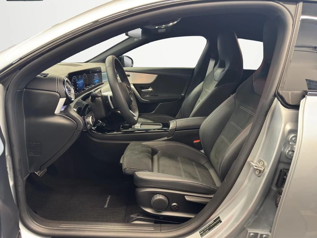 Mercedes-Benz-CLA 200 d-image-18