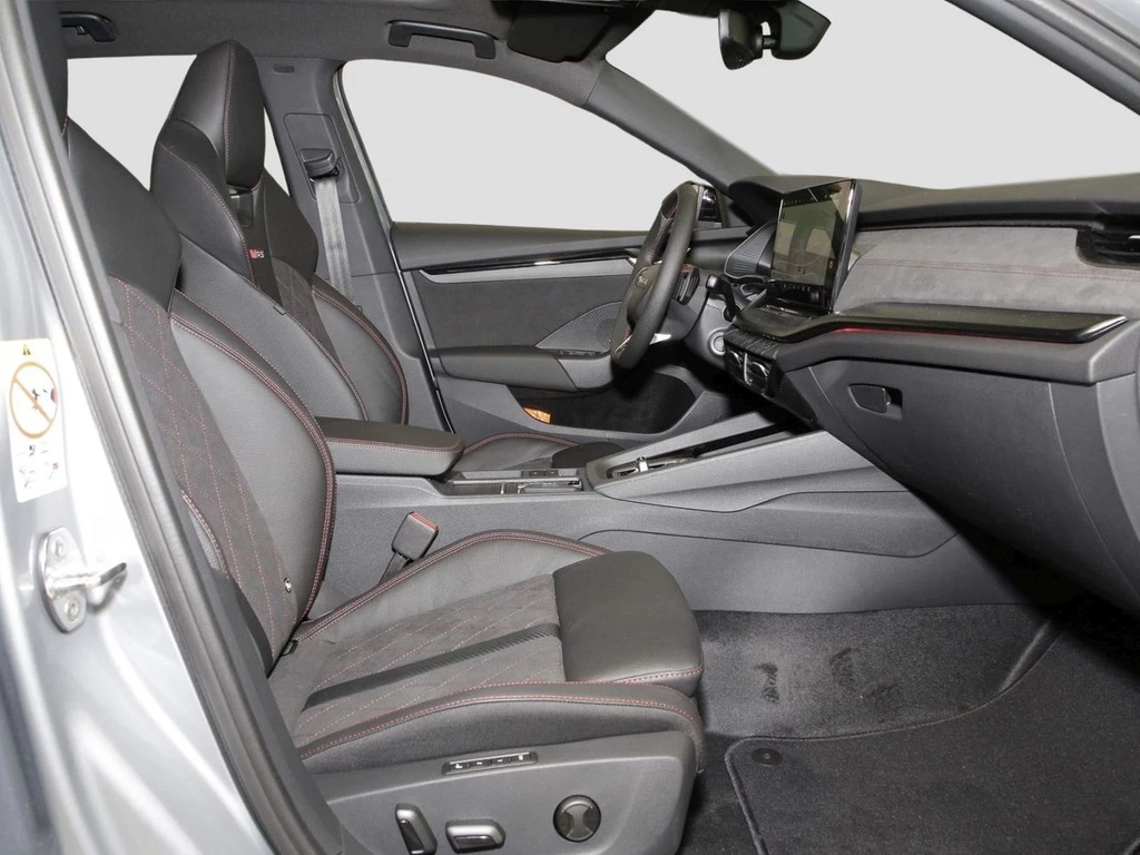 Škoda Octavia Combi RS 2.0 TSI UPE 58.240 AHK Pano 18"