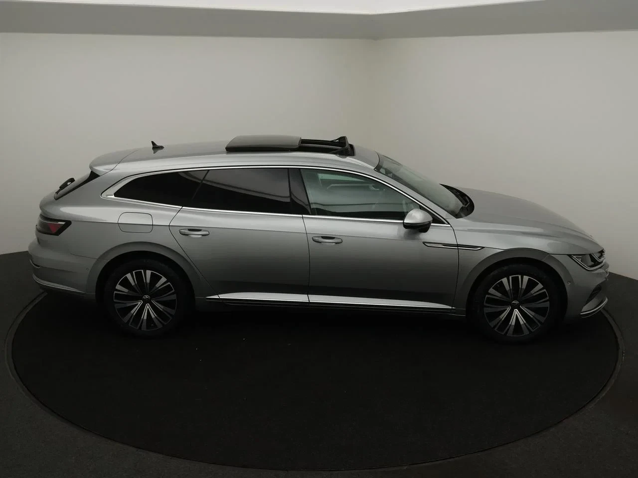 Volkswagen-Arteon-image-4