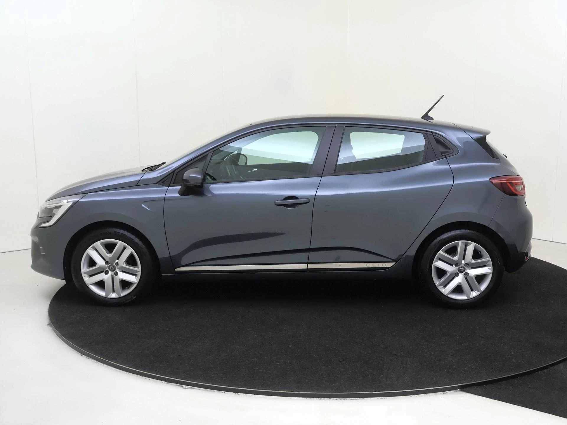 Renault-Clio-image-3