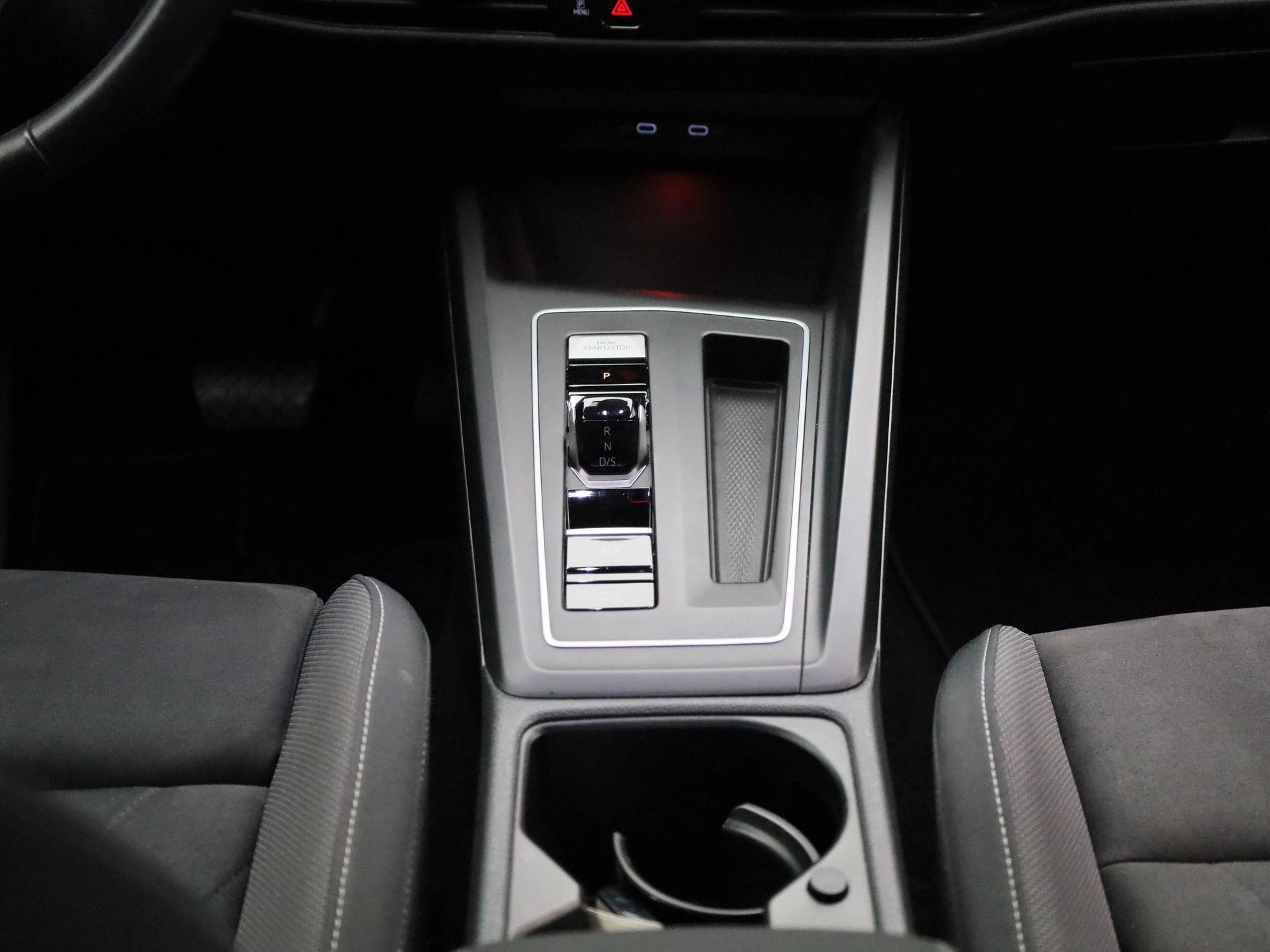 Volkswagen-Golf-image-8