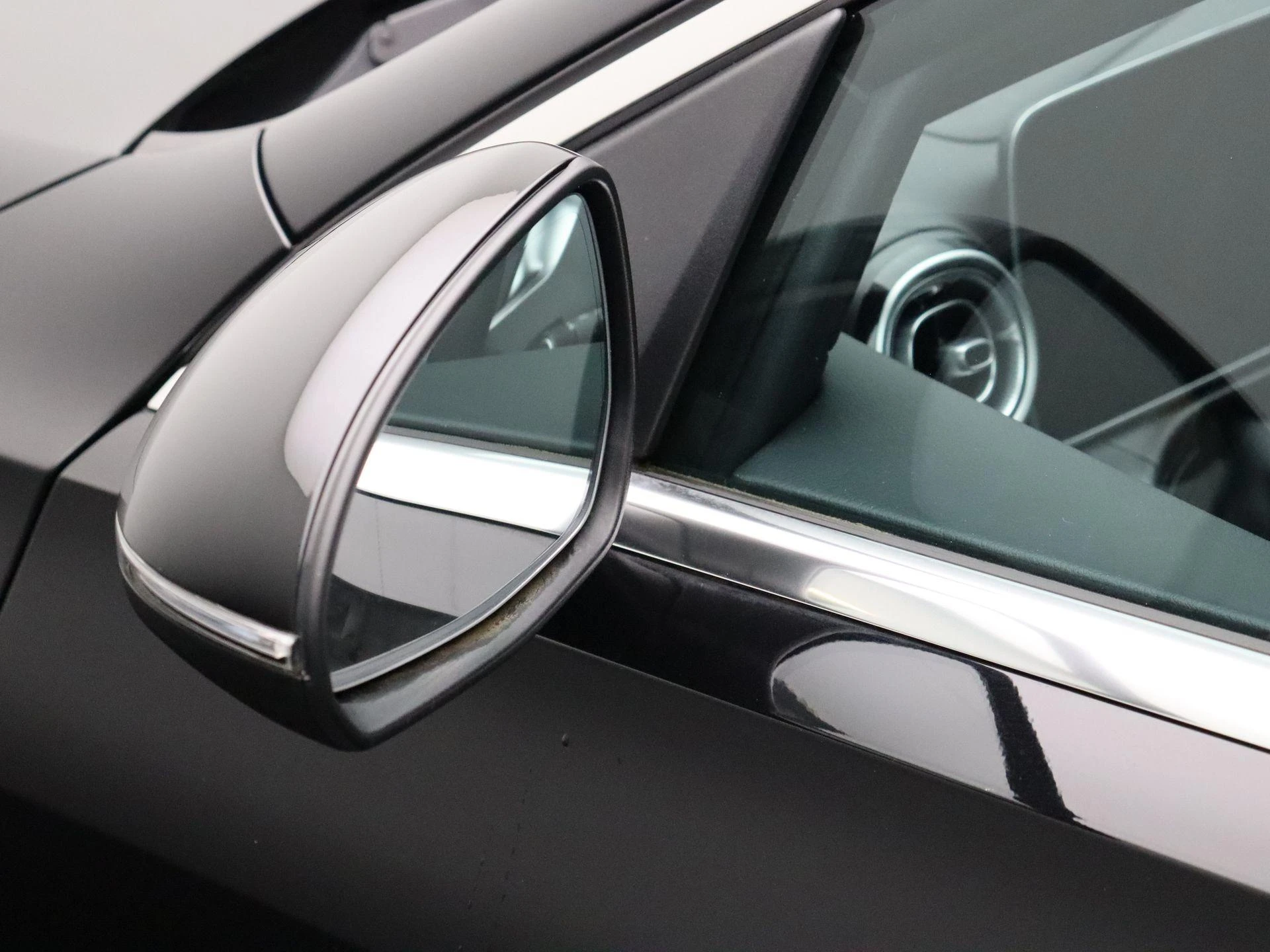 Mercedes-Benz-C-Klasse-image-7