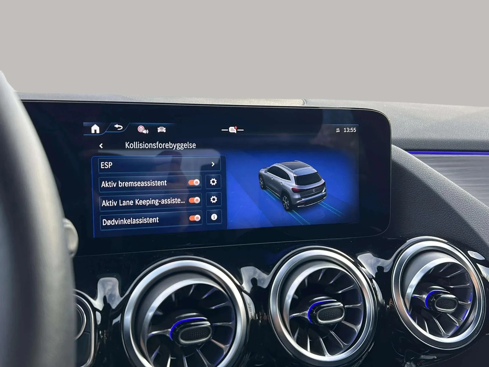 Mercedes-Benz-EQA-image-18