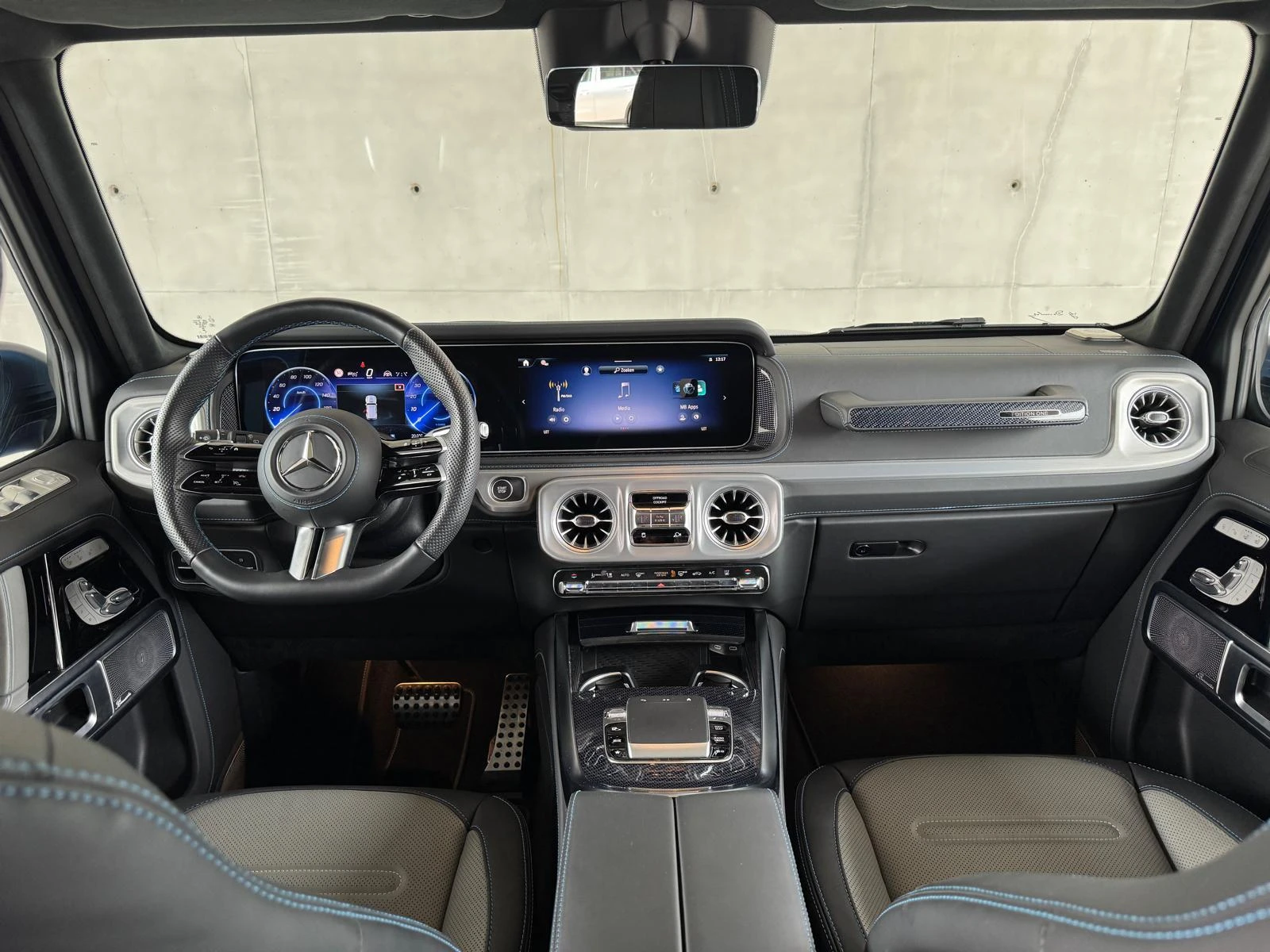 Mercedes-Benz-G-Klasse-image-11