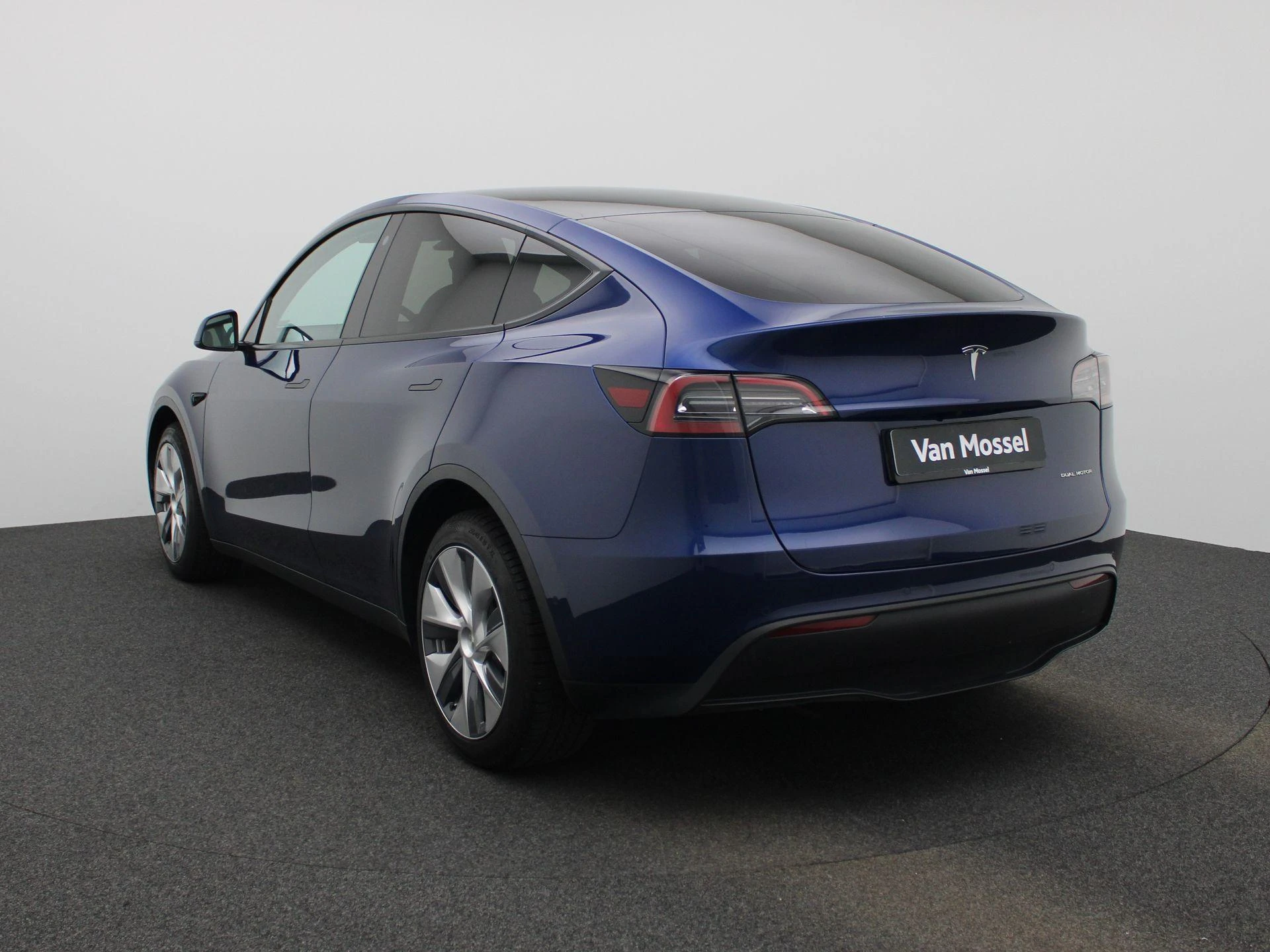 Tesla-Model Y-image-2