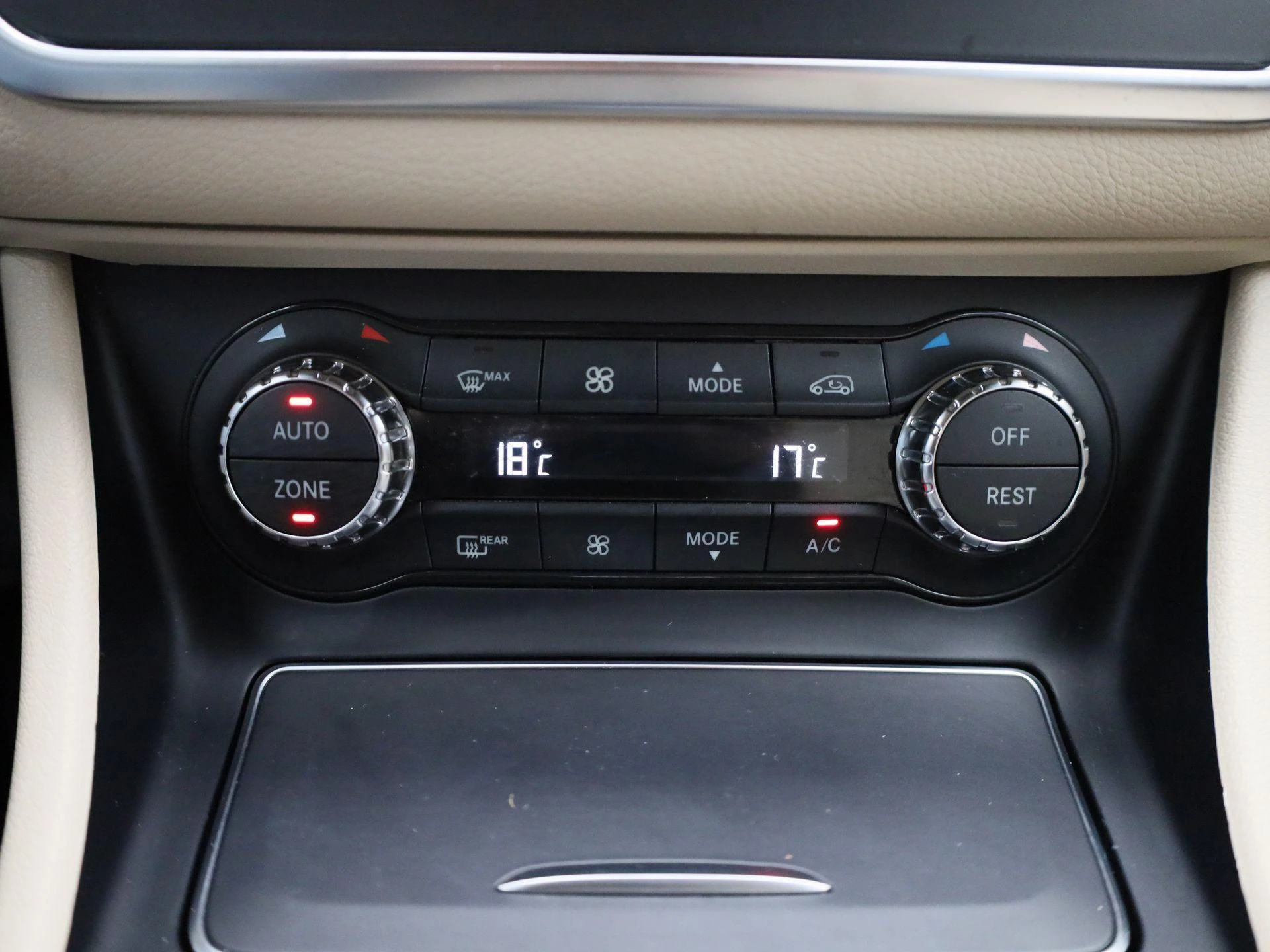 Mercedes-Benz-CLA-image-18