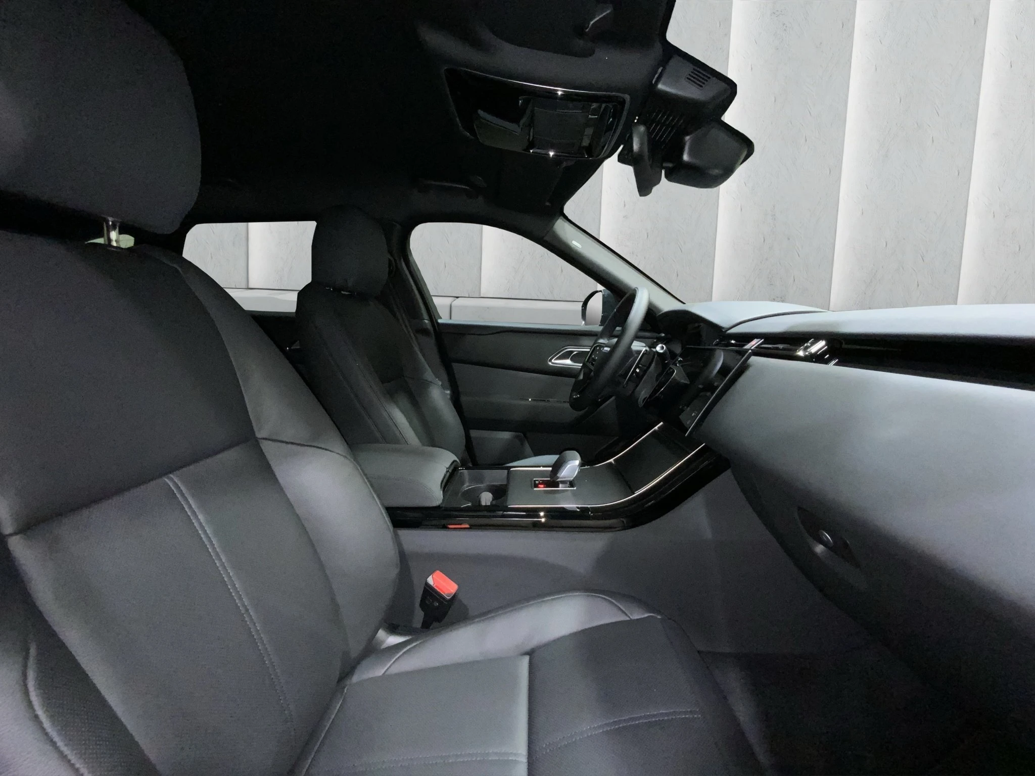 Land Rover Range Rover Velar S 2.0 D200 AWD Geländewagen. 150 kW. 5-türig