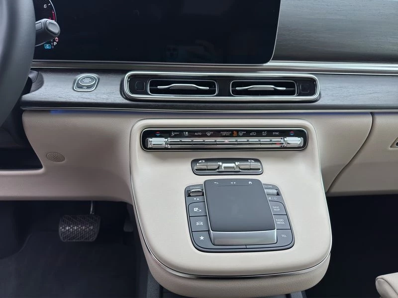 Mercedes-Benz V-Klasse 300 AVANTGARDE MBUX NAVI LED 7 SITZE AVANTGARDEW447 V 300 AVANTGARDE MBUX NAVI LED 7 SITZE AVANTGARDE