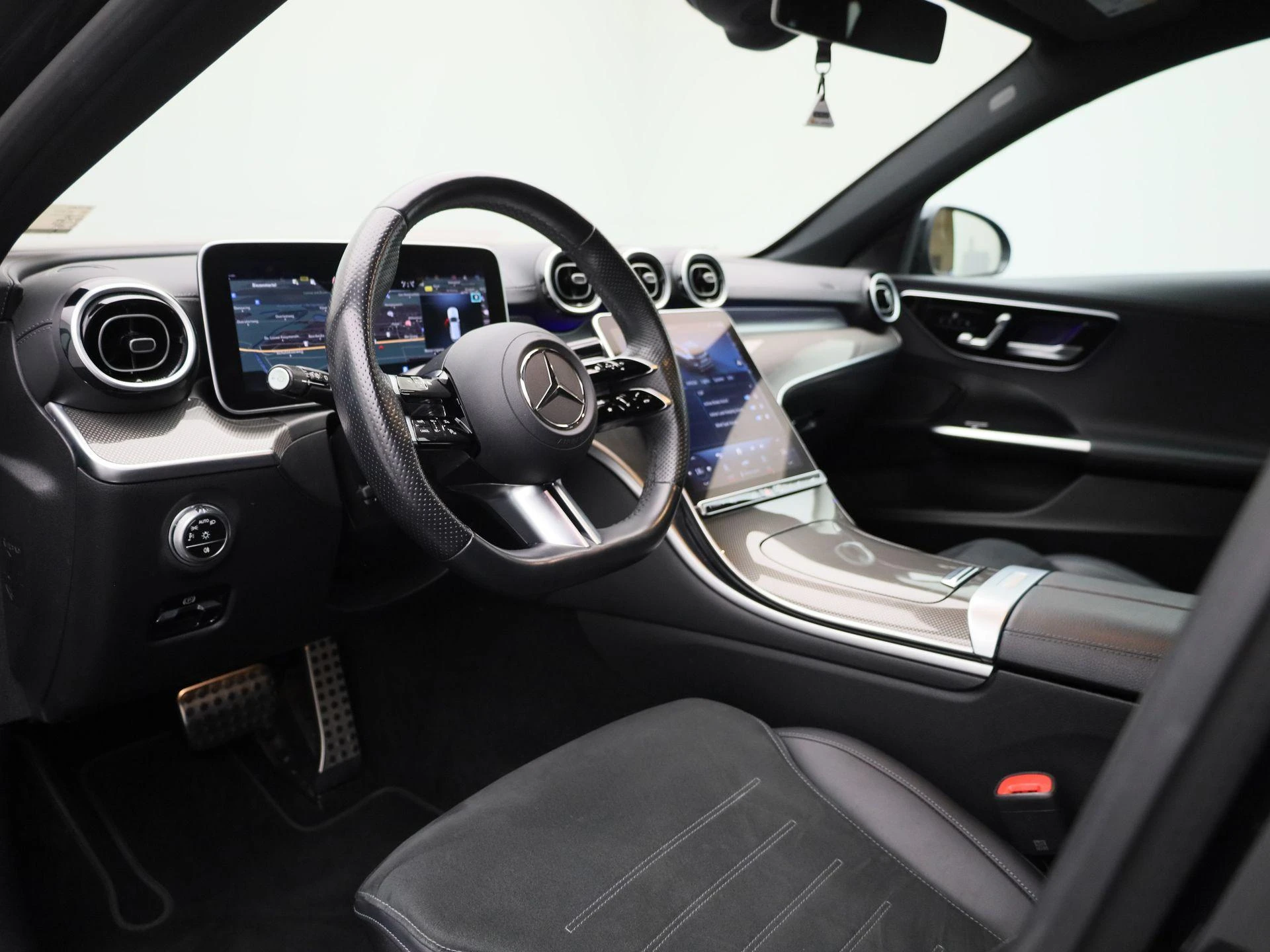 Mercedes-Benz-C-Klasse-image-34