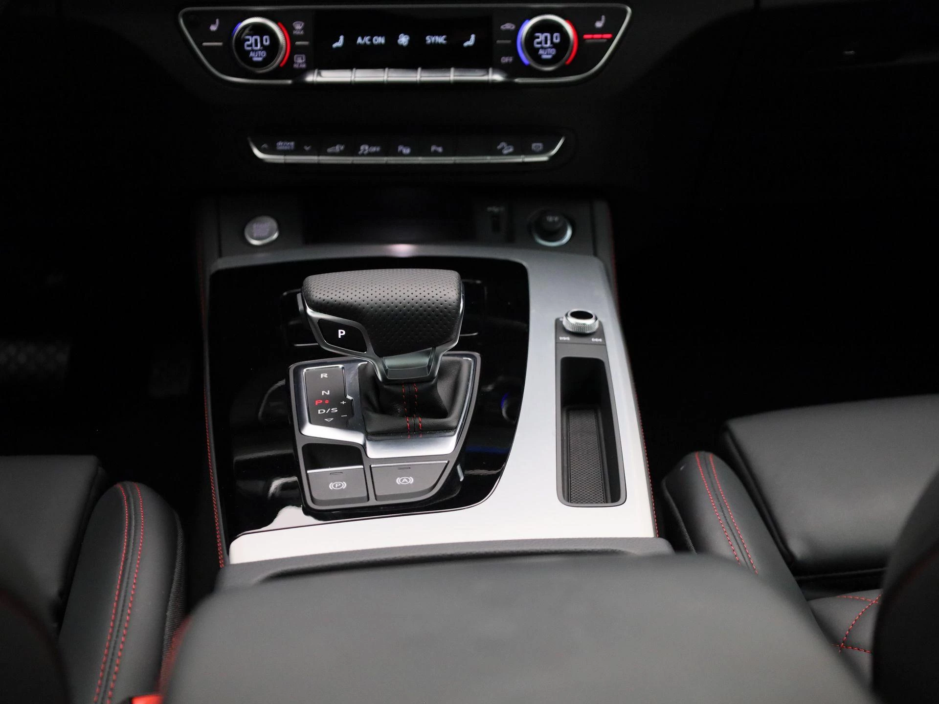 Audi Q5 50 TFSI e S edition Competition 299 PK