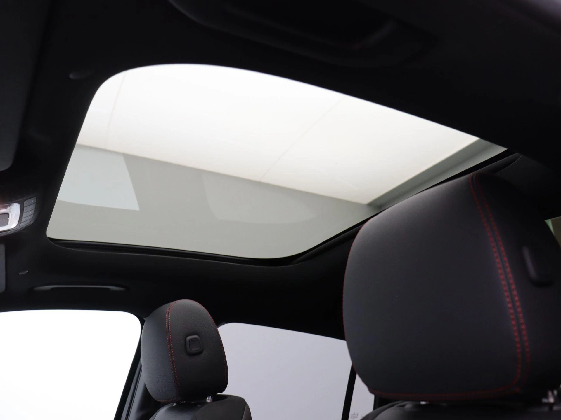 Mercedes-Benz-EQA-image-15