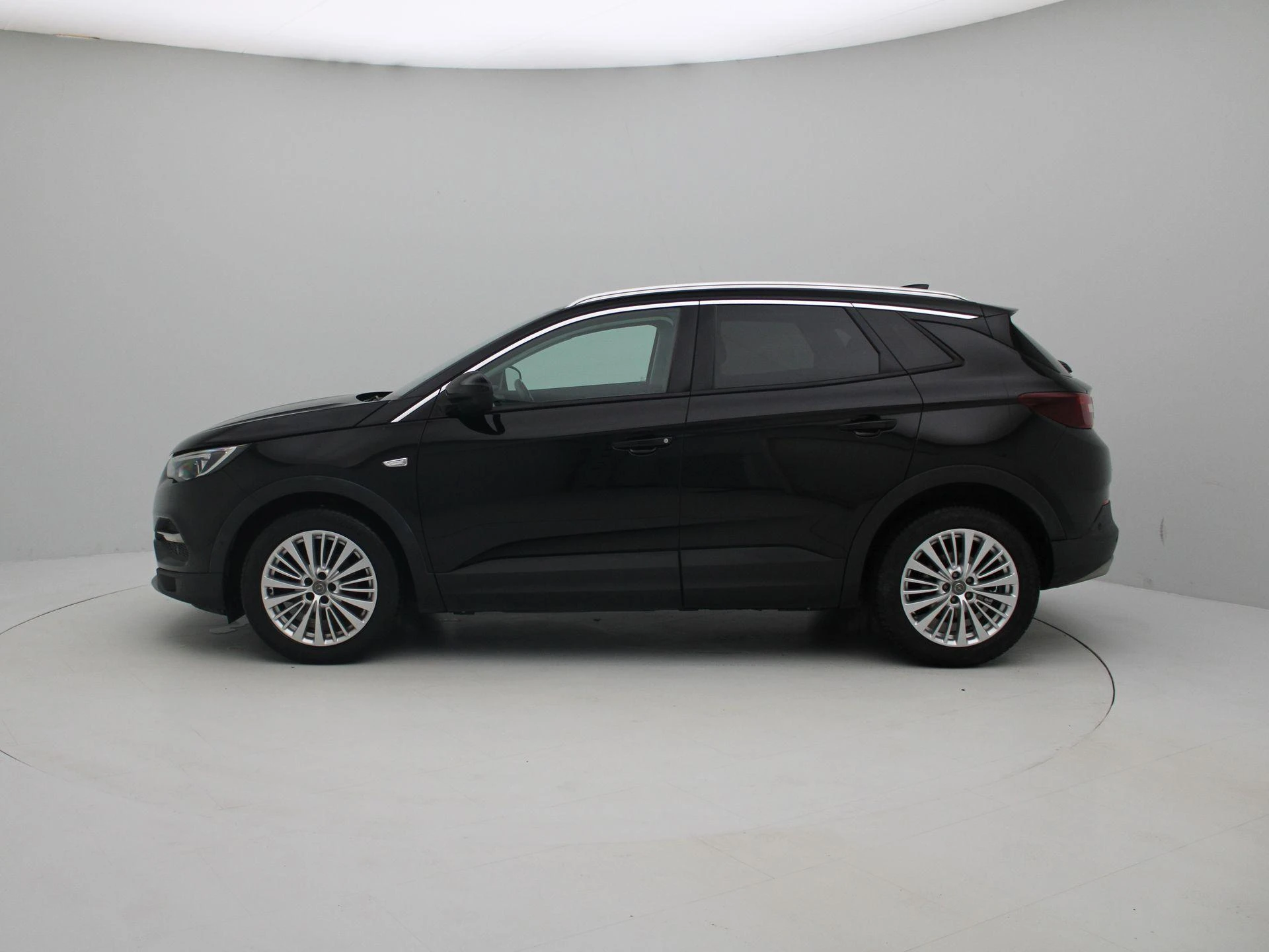 Opel-Grandland X-image-3