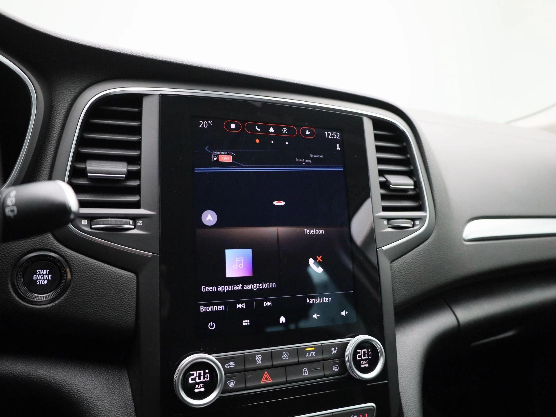 Renault-Mégane Estate-image-16