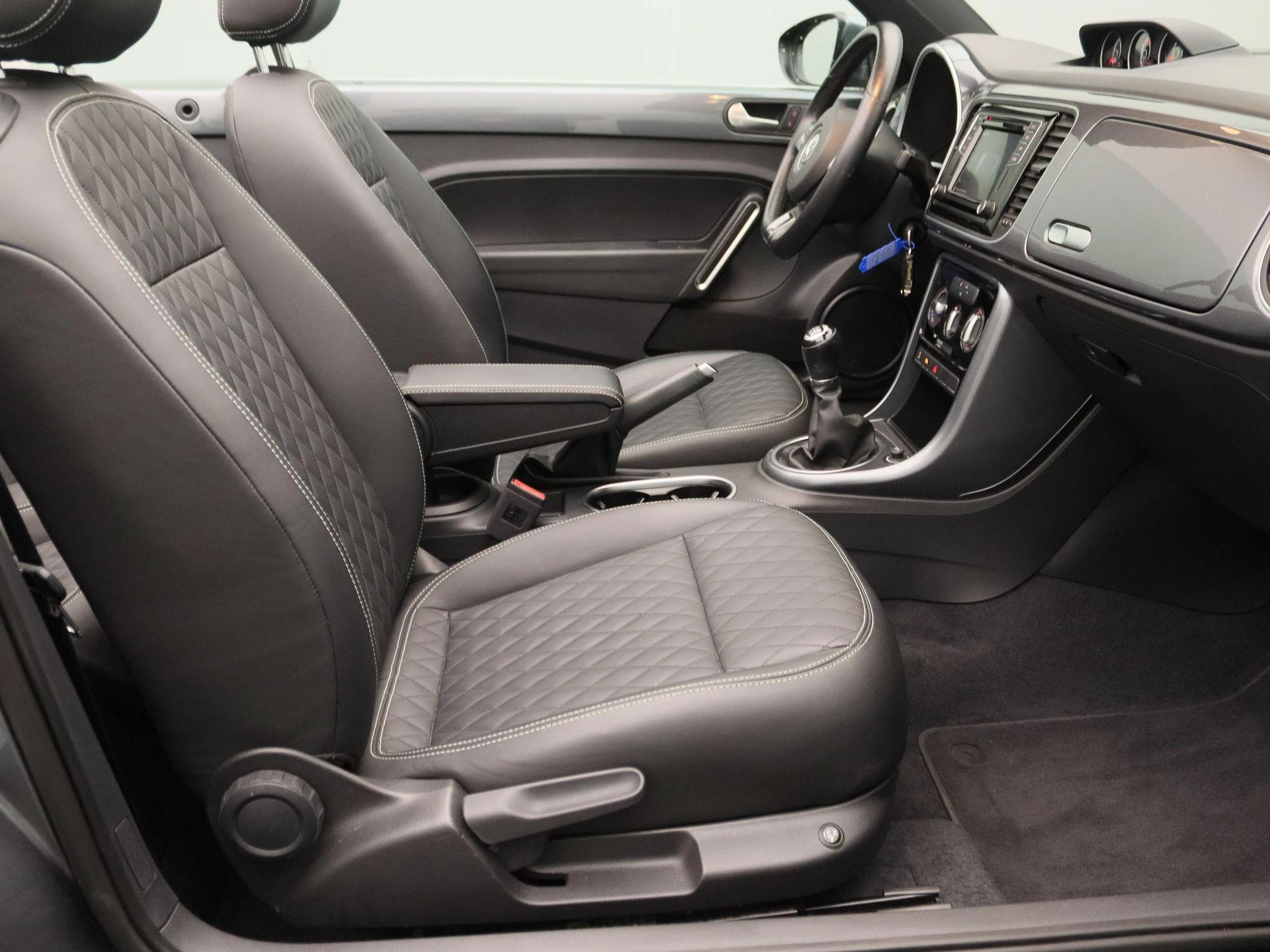Volkswagen-Beetle-image-21