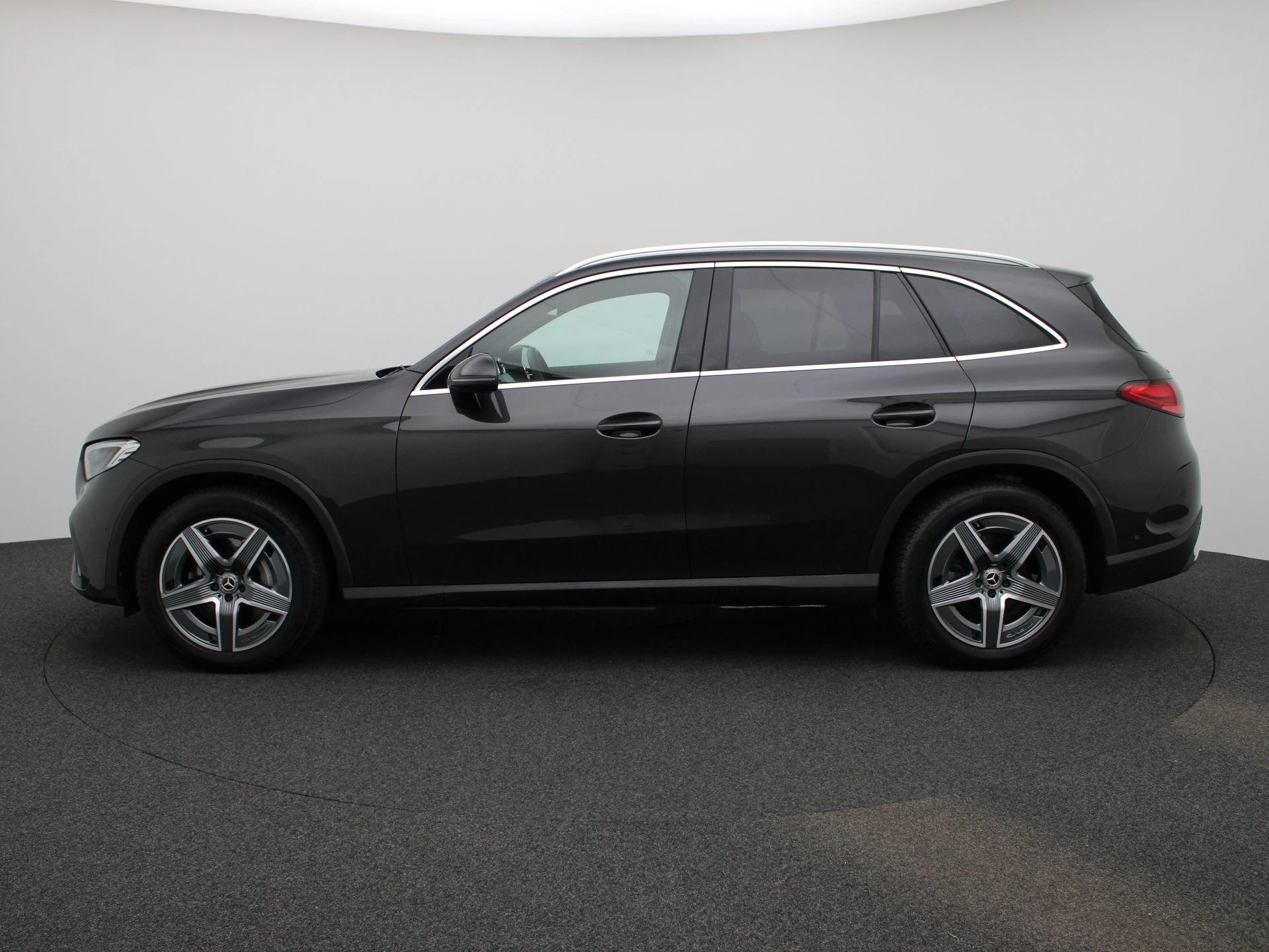 Mercedes-Benz-GLC-image-3
