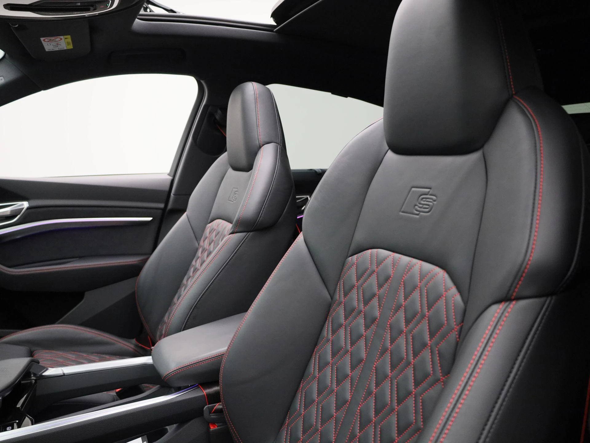 Audi-Q8 Sportback e-tron-image-36