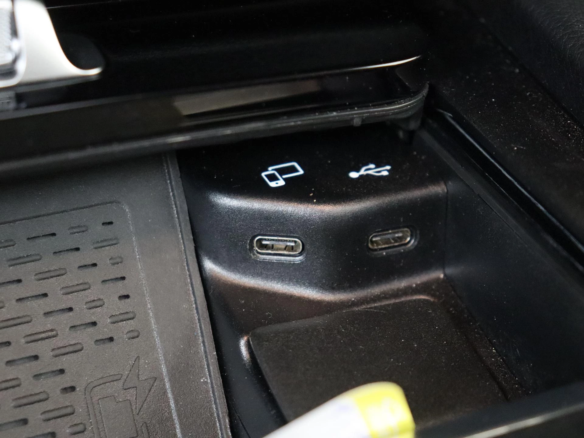 Mercedes-Benz-GLE-image-25