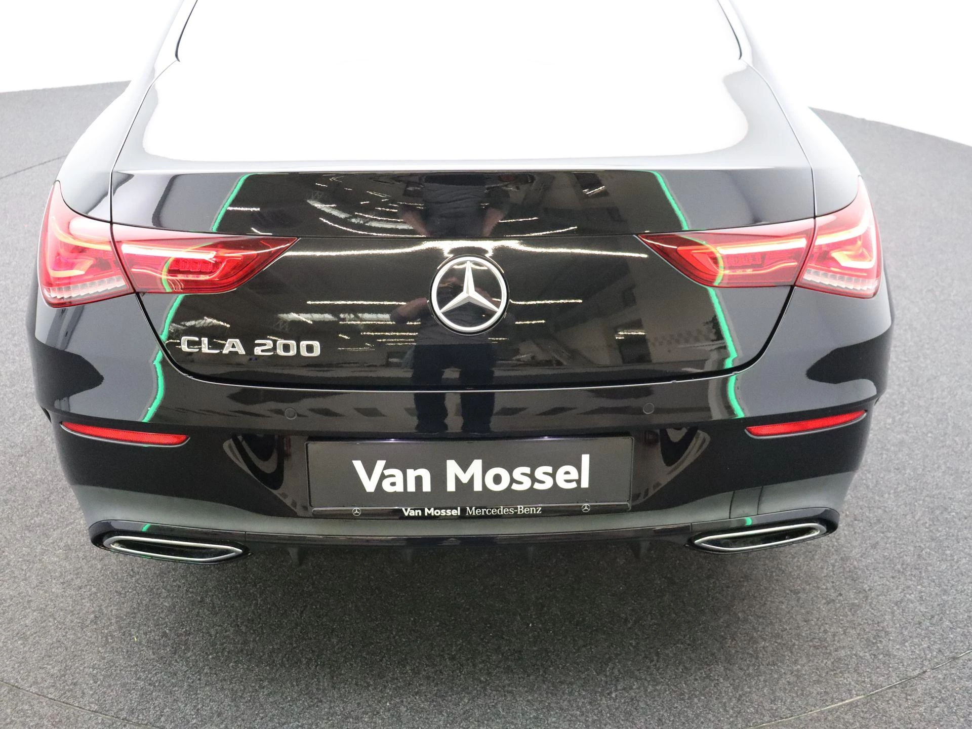 Mercedes-Benz CLA 200 AMG Line + PANO DAK + MULTIBEAM LED + CARPLAY +