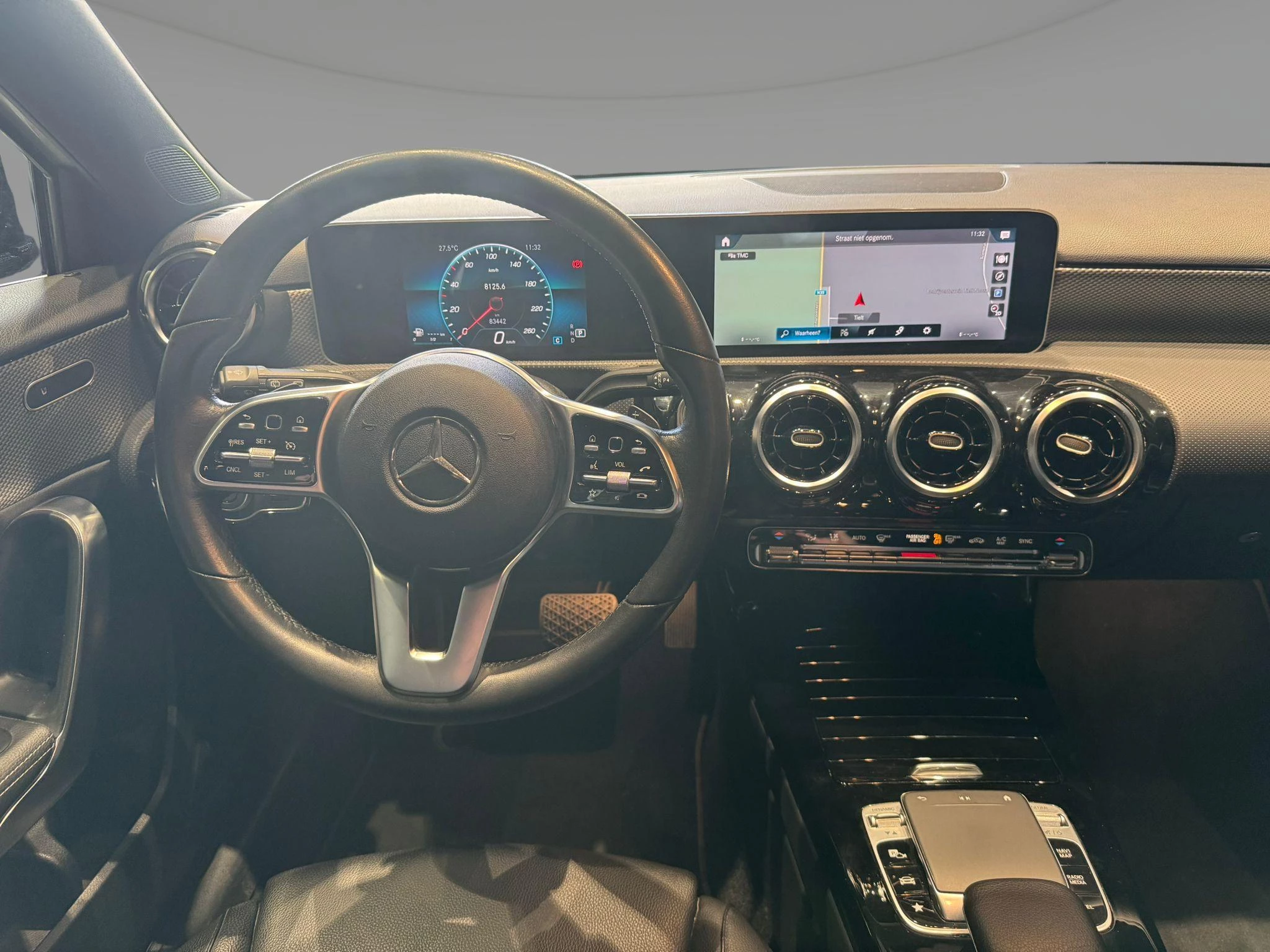 Mercedes-Benz Classe A 180 d Business Solution + TREKHAAK + MULTIBEAM + LEDER +
