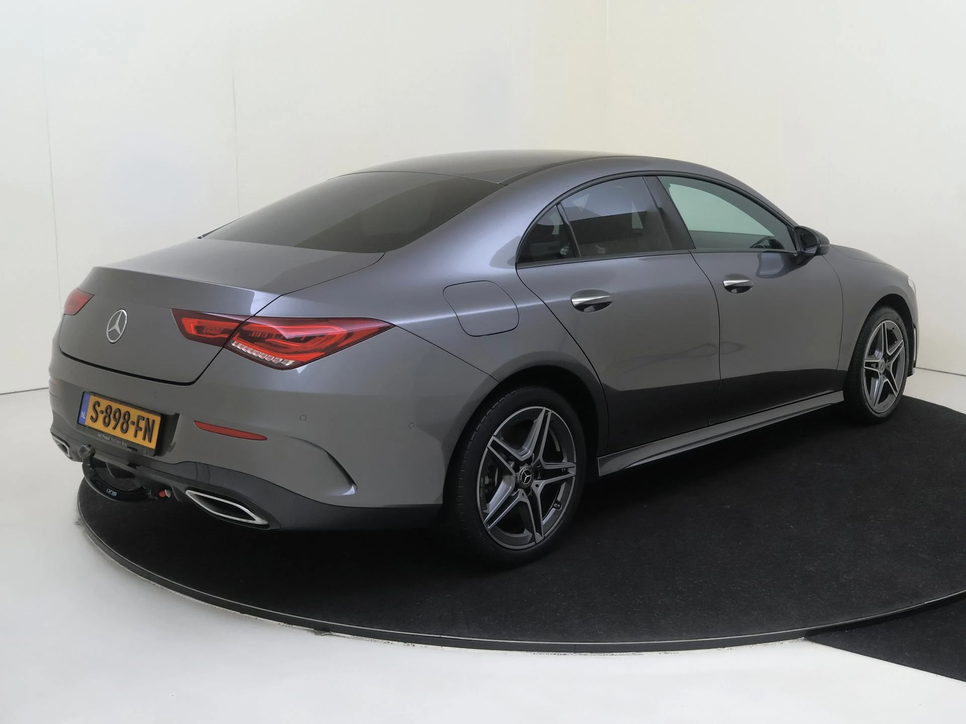 Mercedes-Benz-CLA-image-3