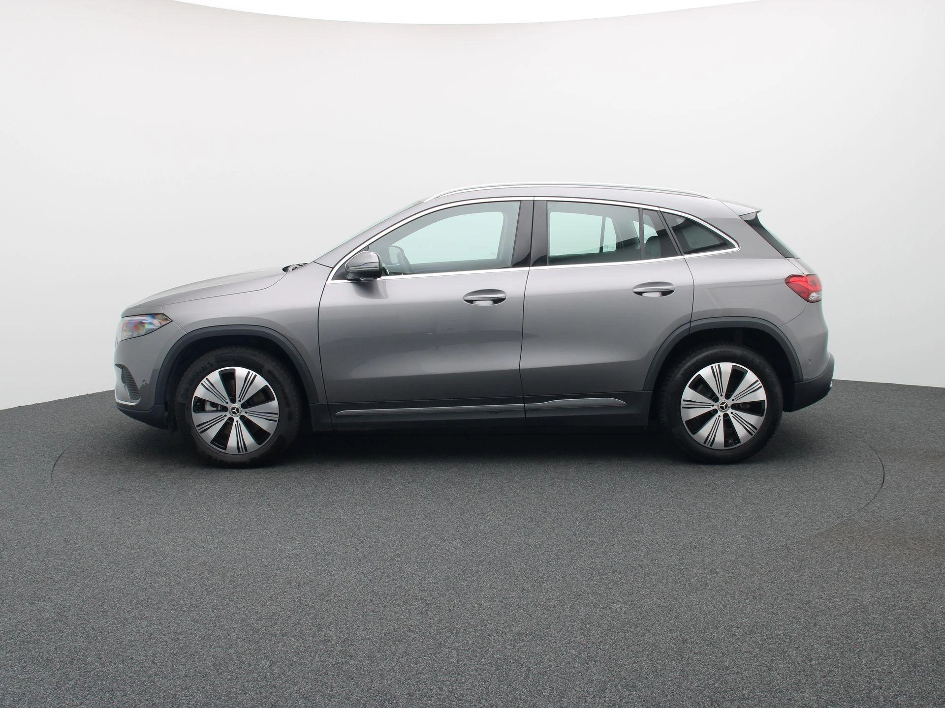 Mercedes-Benz-EQA-image-3