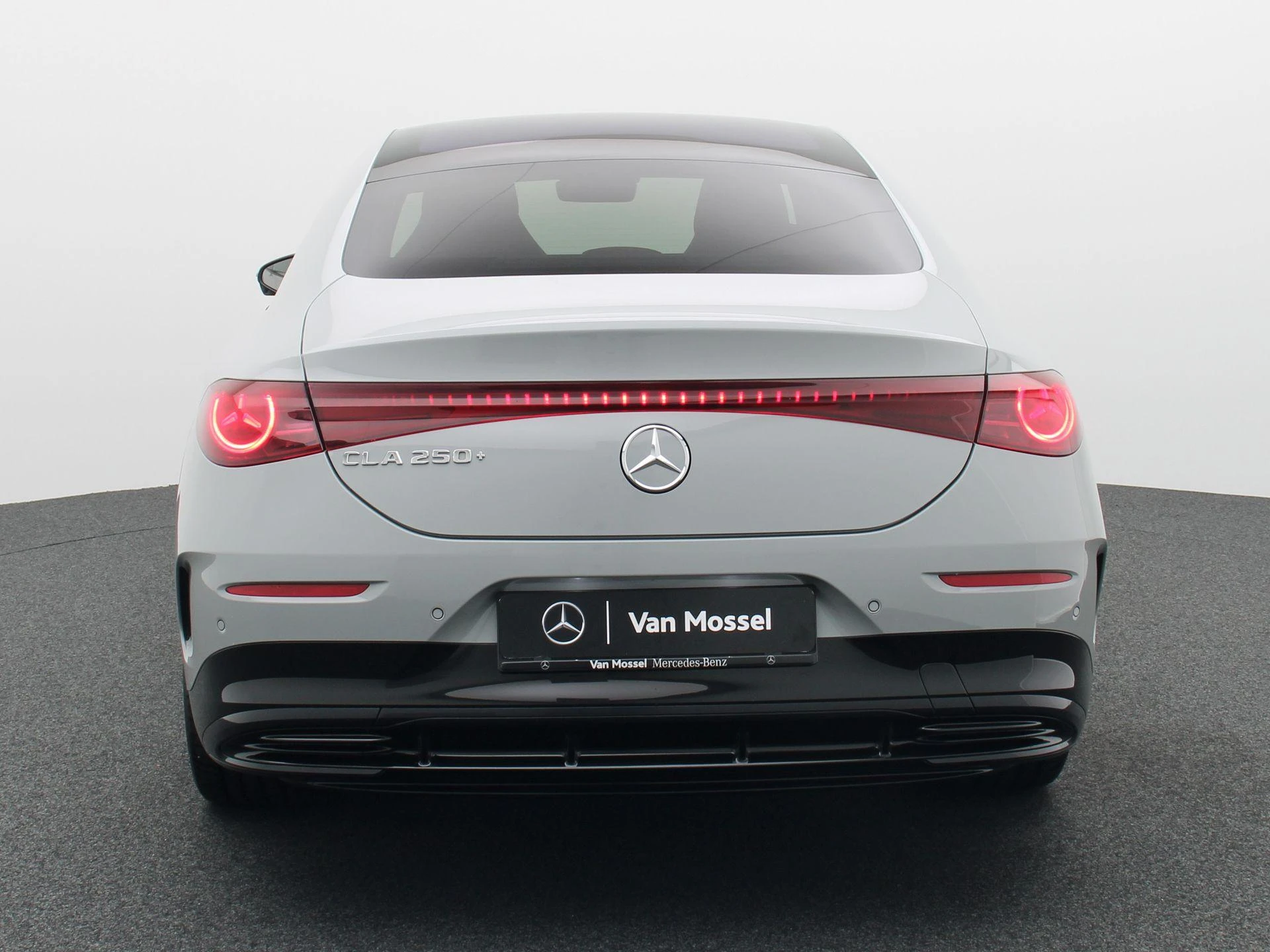 Mercedes-Benz-CLA-image-4