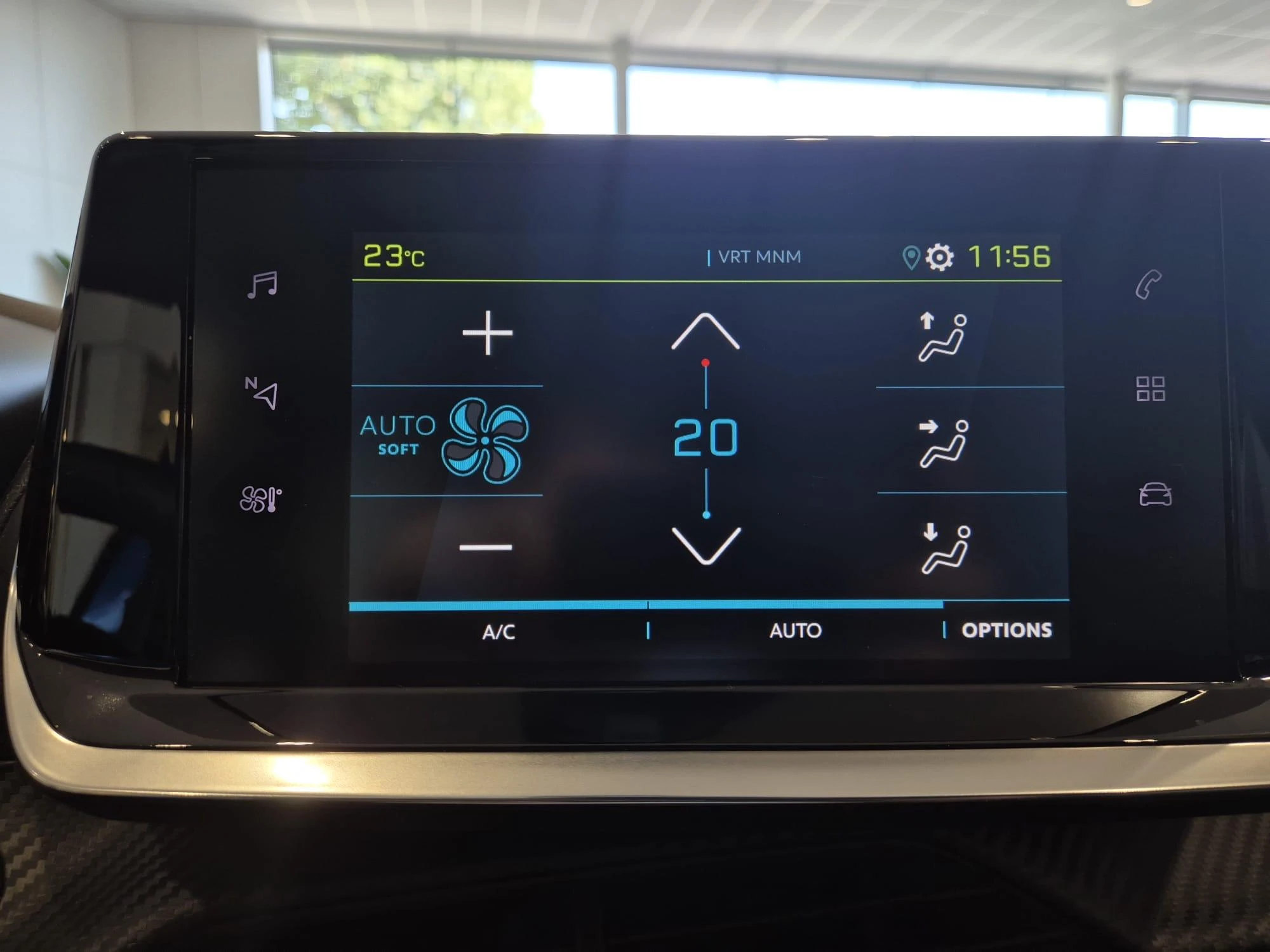 Peugeot-e-208-image-18