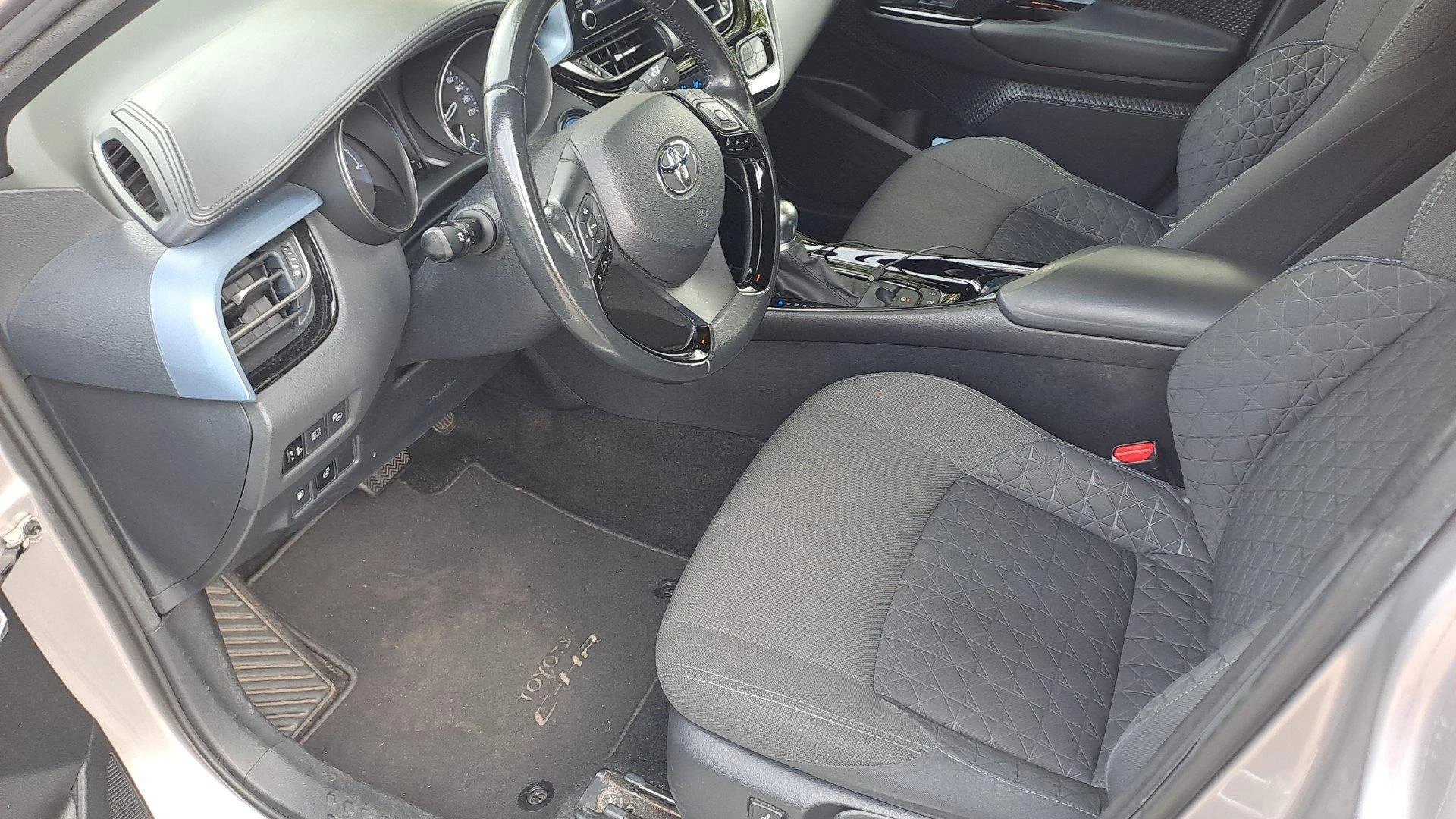 Toyota-C-HR-image-7