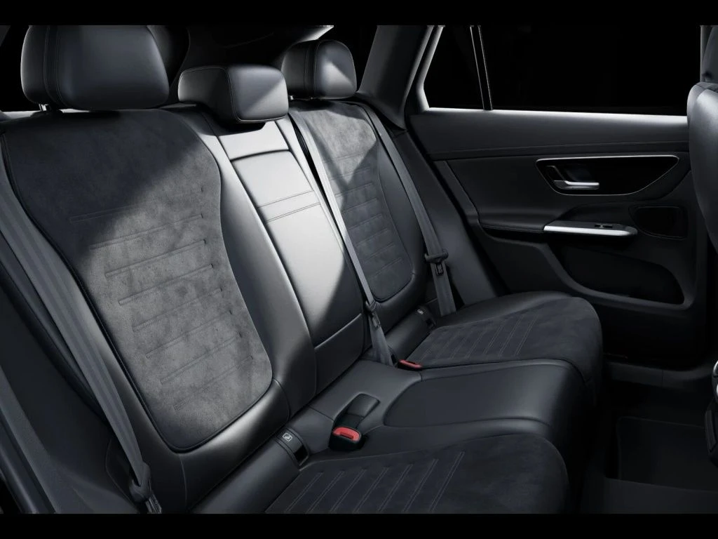 Mercedes-Benz-GLC 220 d-image-10