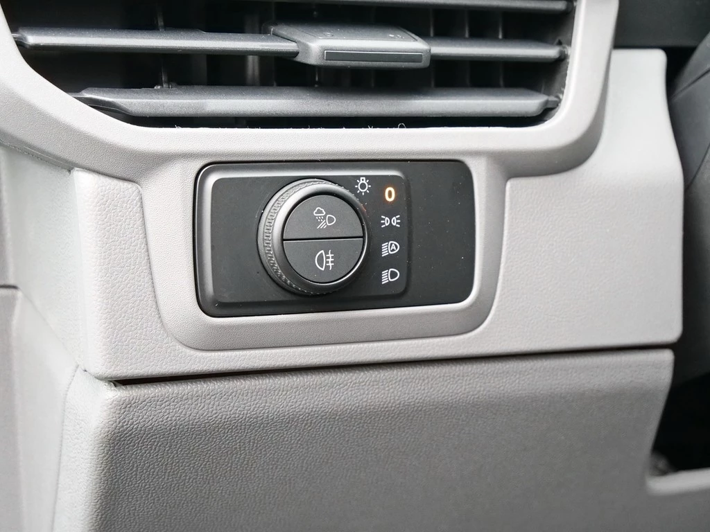 Volkswagen-Transporter-image-14