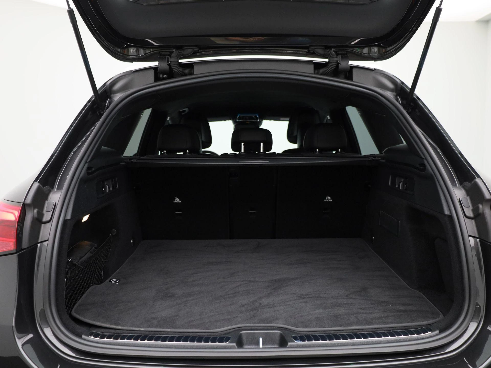 Mercedes-Benz-GLC-image-14