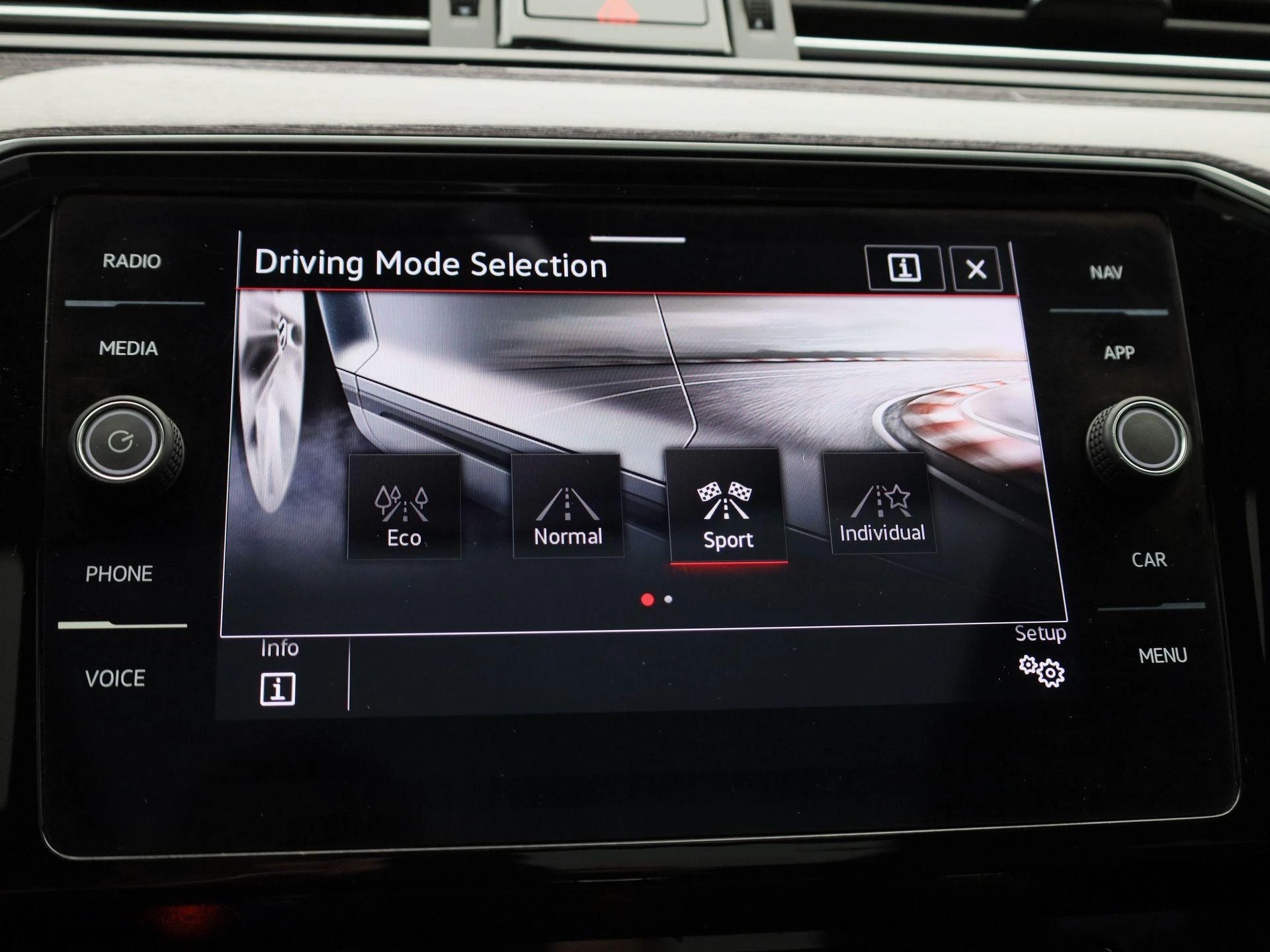 Volkswagen-Passat-image-28