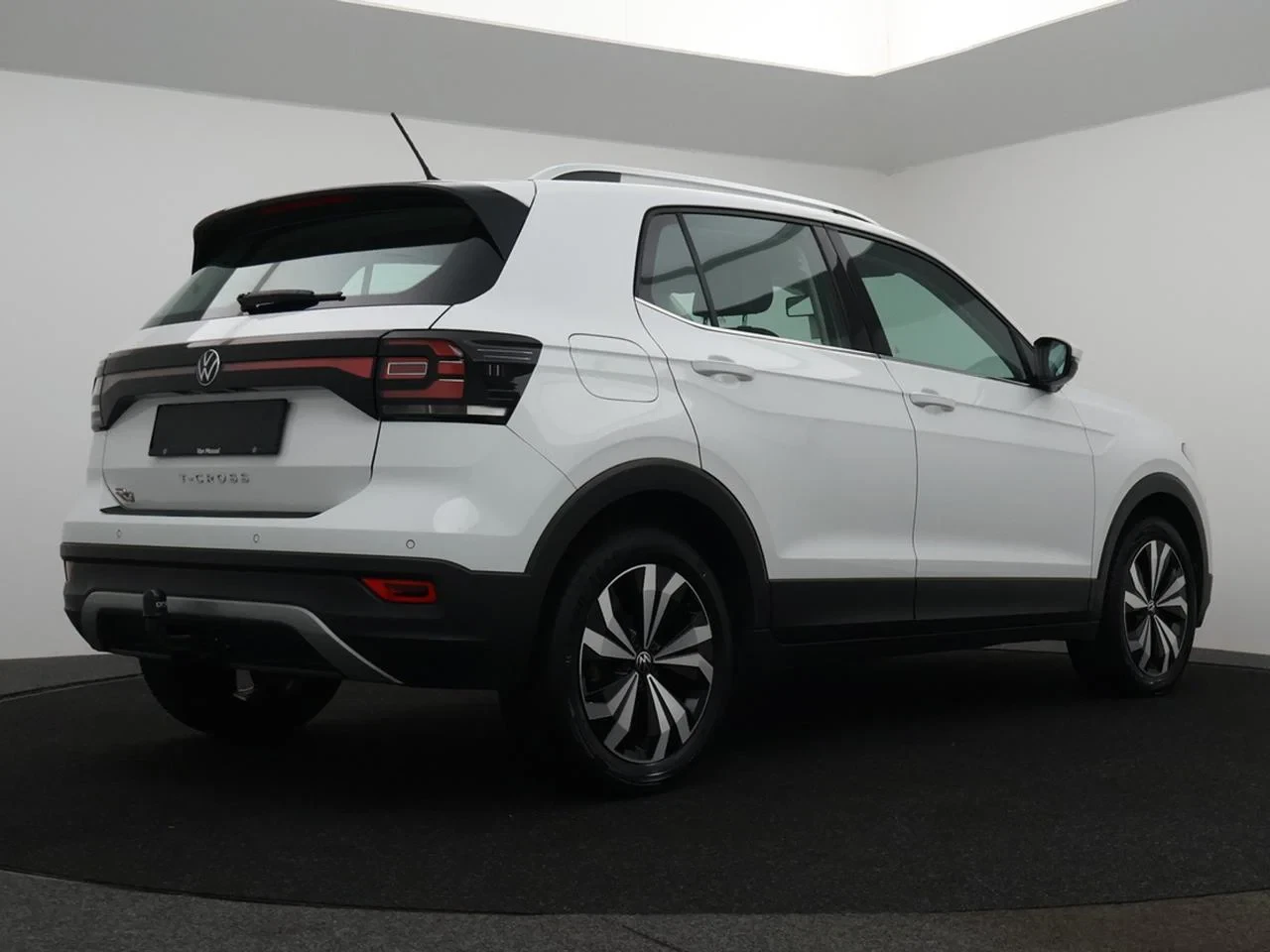 Volkswagen-T-Cross-image-4