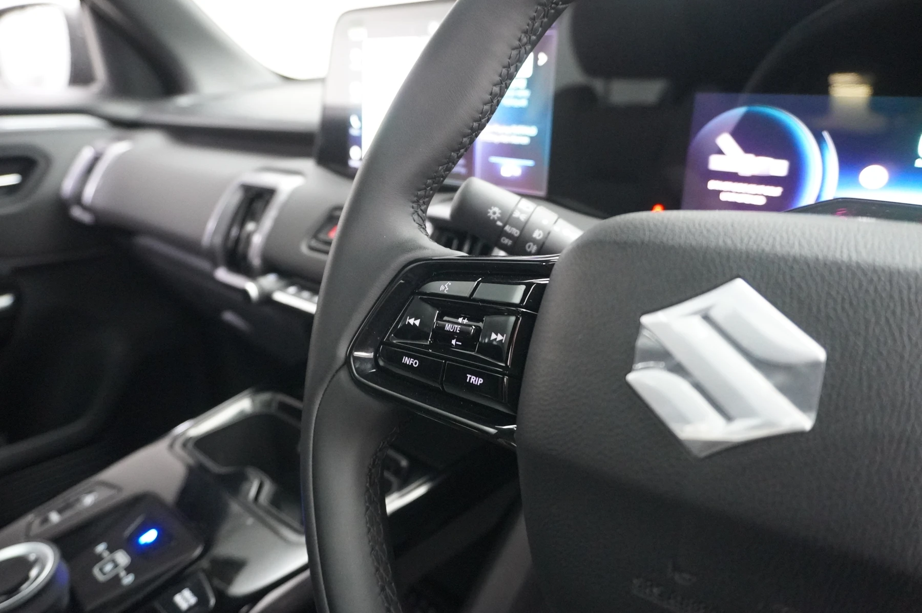 Suzuki-e Vitara-image-22
