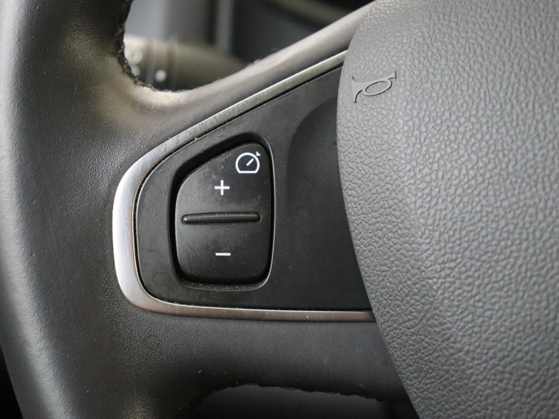 Renault-Clio-image-12