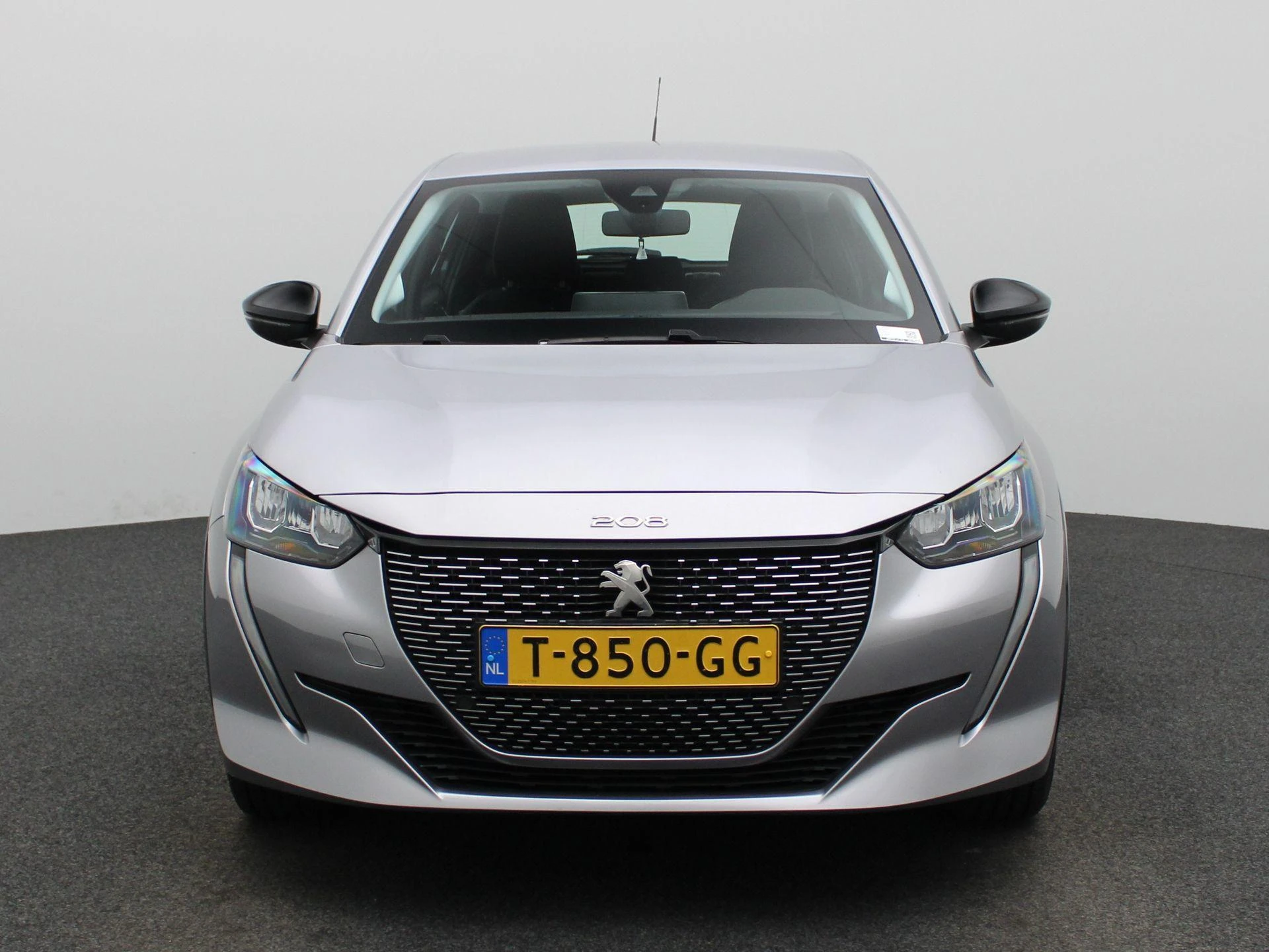 Peugeot-e-208-image-2