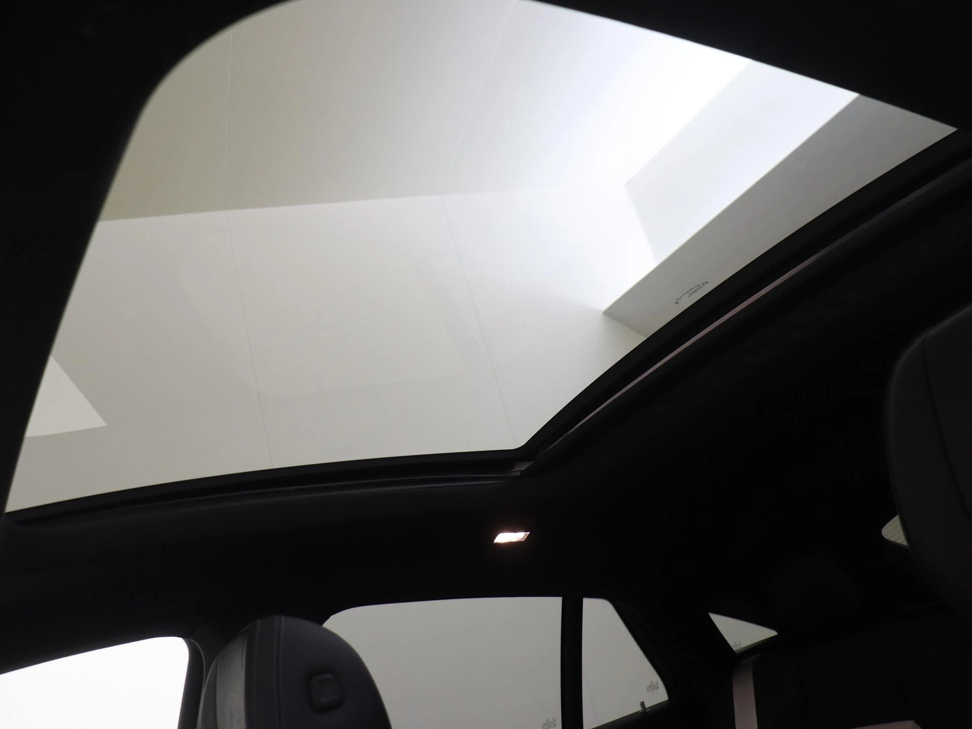 Mercedes-Benz-GLE-image-31