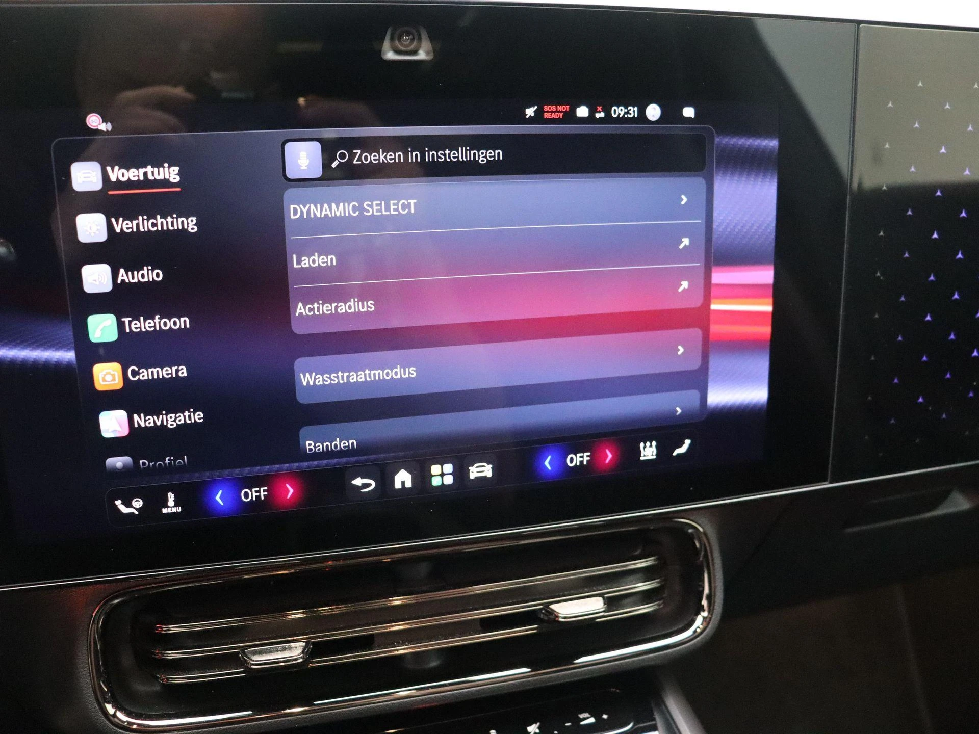 Mercedes-Benz-CLA-image-14