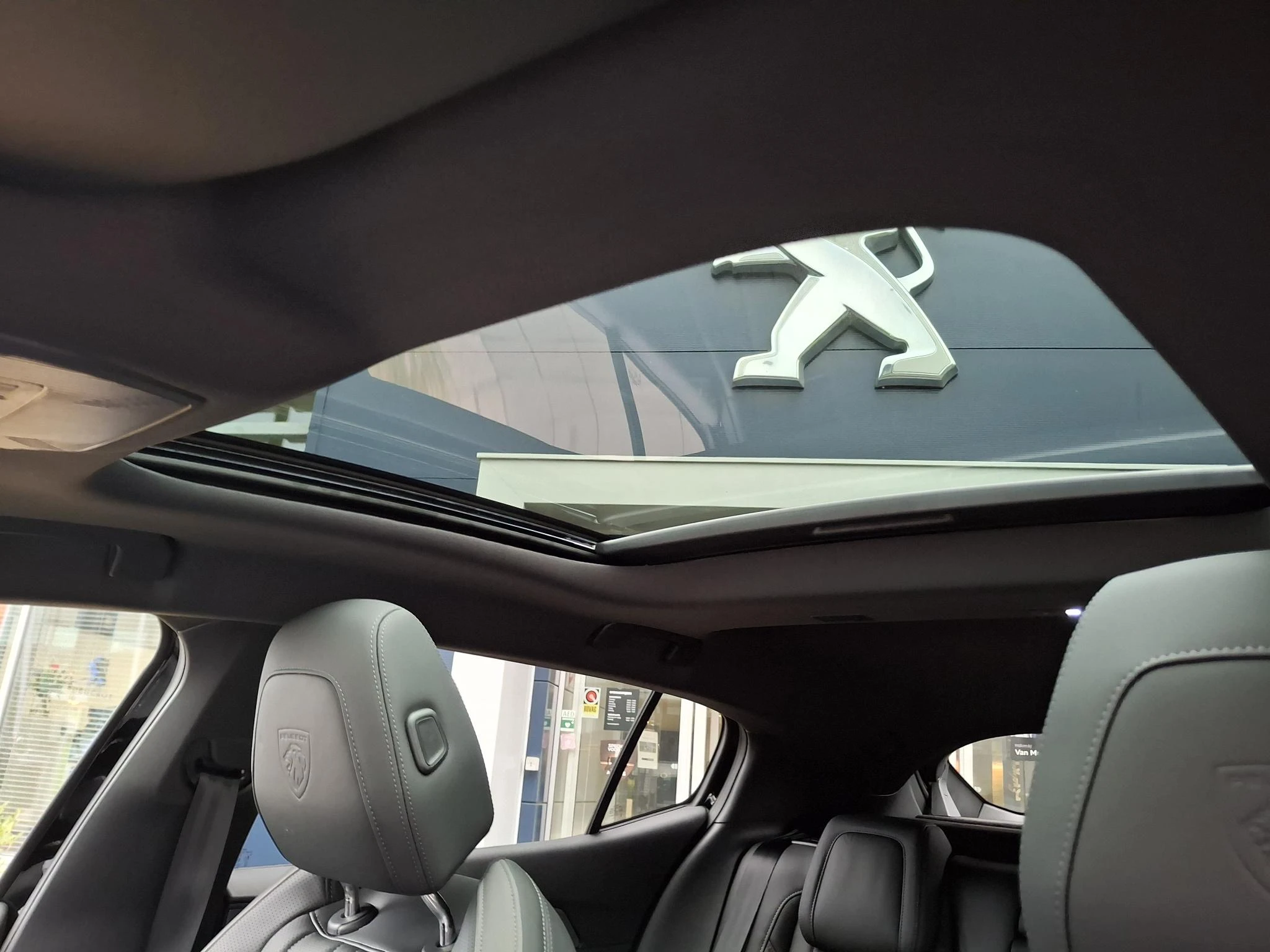Peugeot-408-image-42