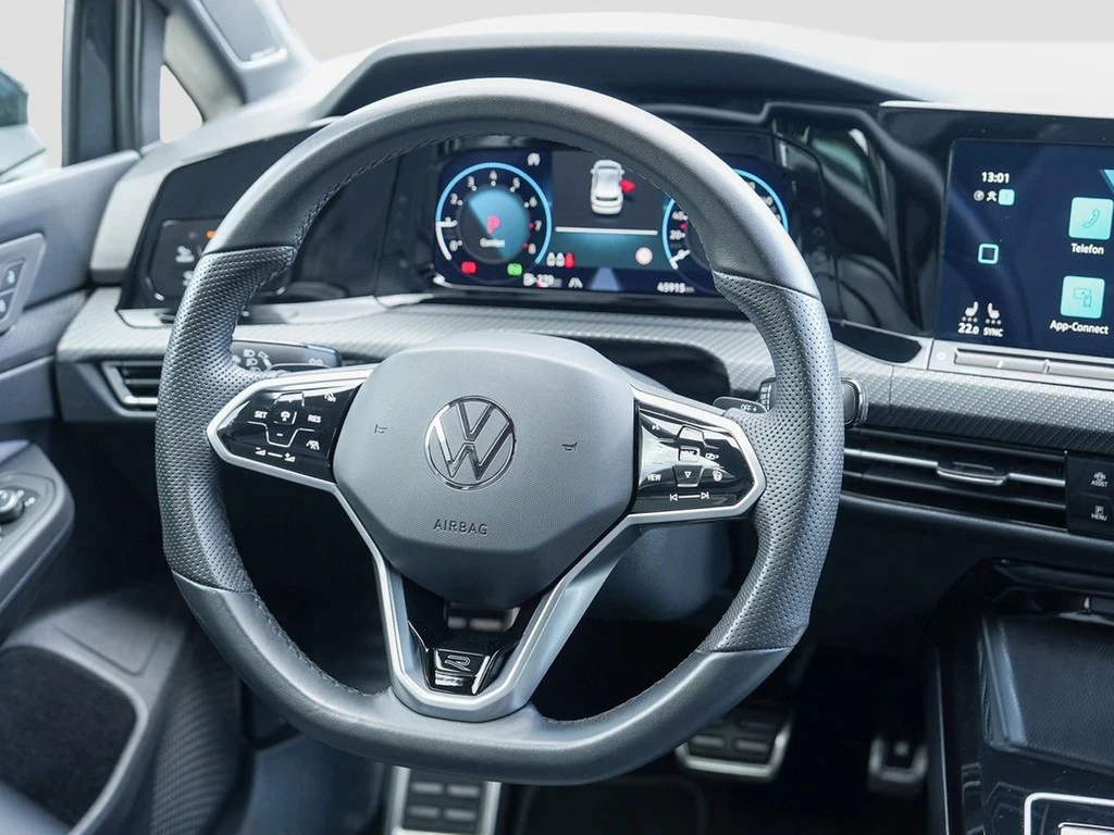 Volkswagen-Golf-image-11