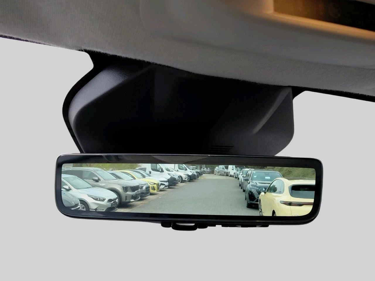 Opel-Vivaro-image-12