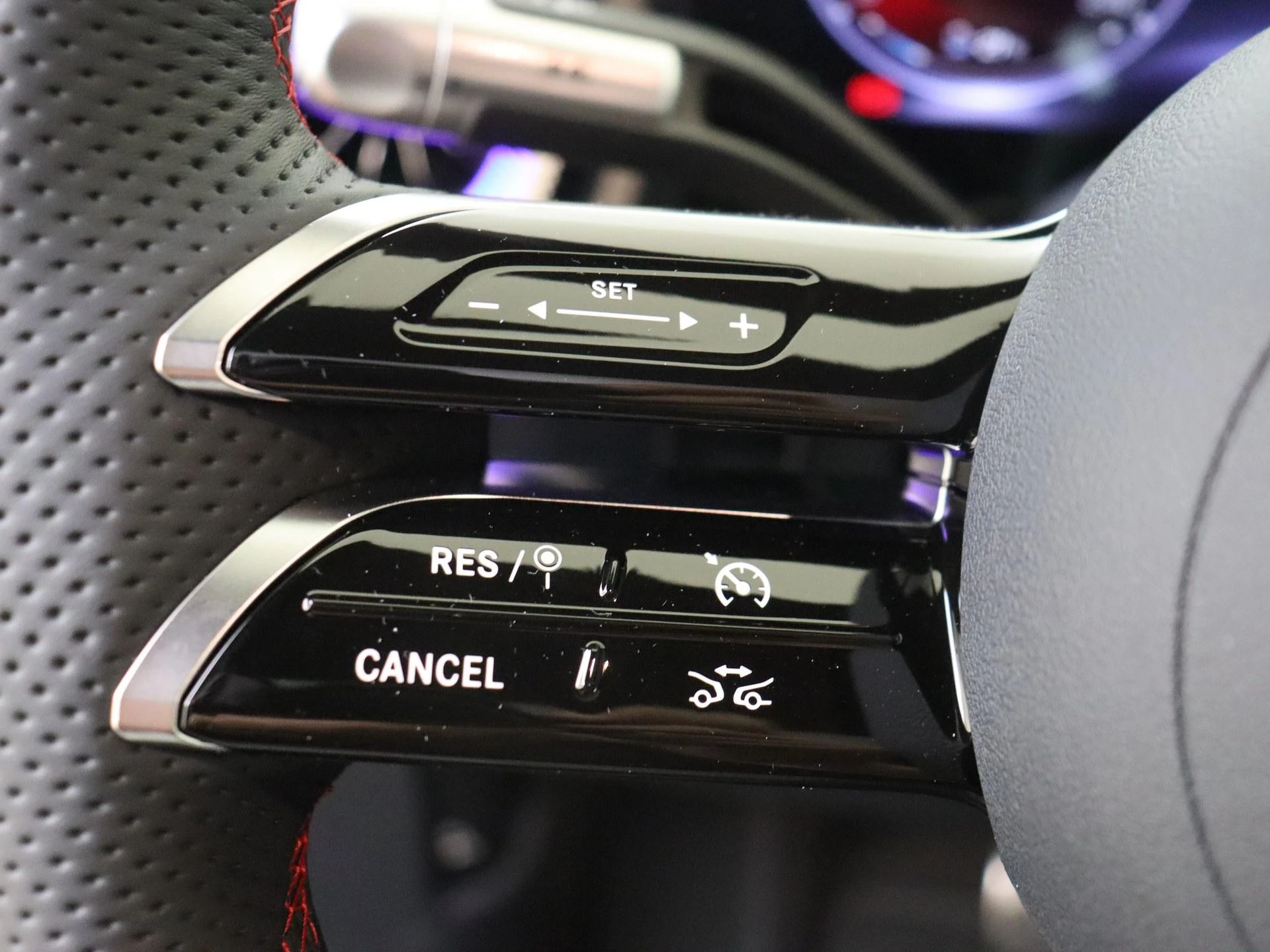 Mercedes-Benz-CLA-image-13