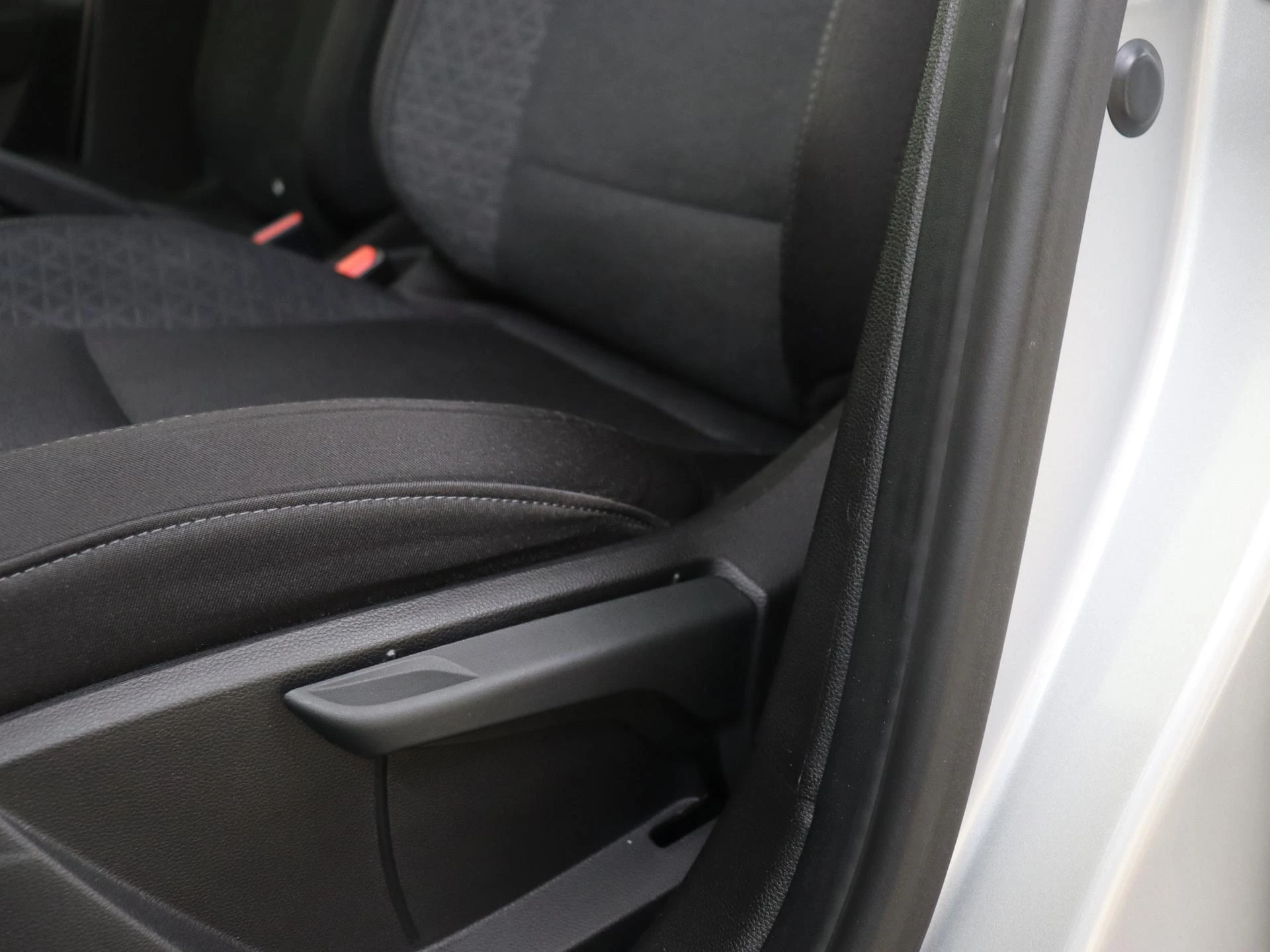 Renault-Clio-image-23