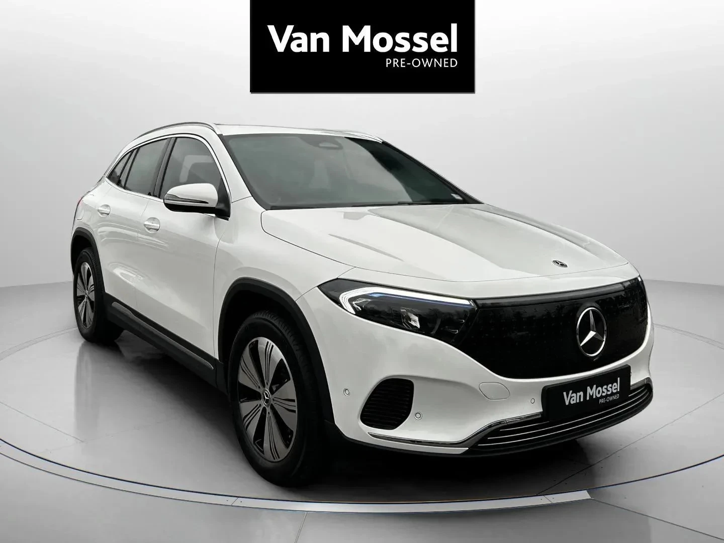 Mercedes-Benz-EQA-image-2