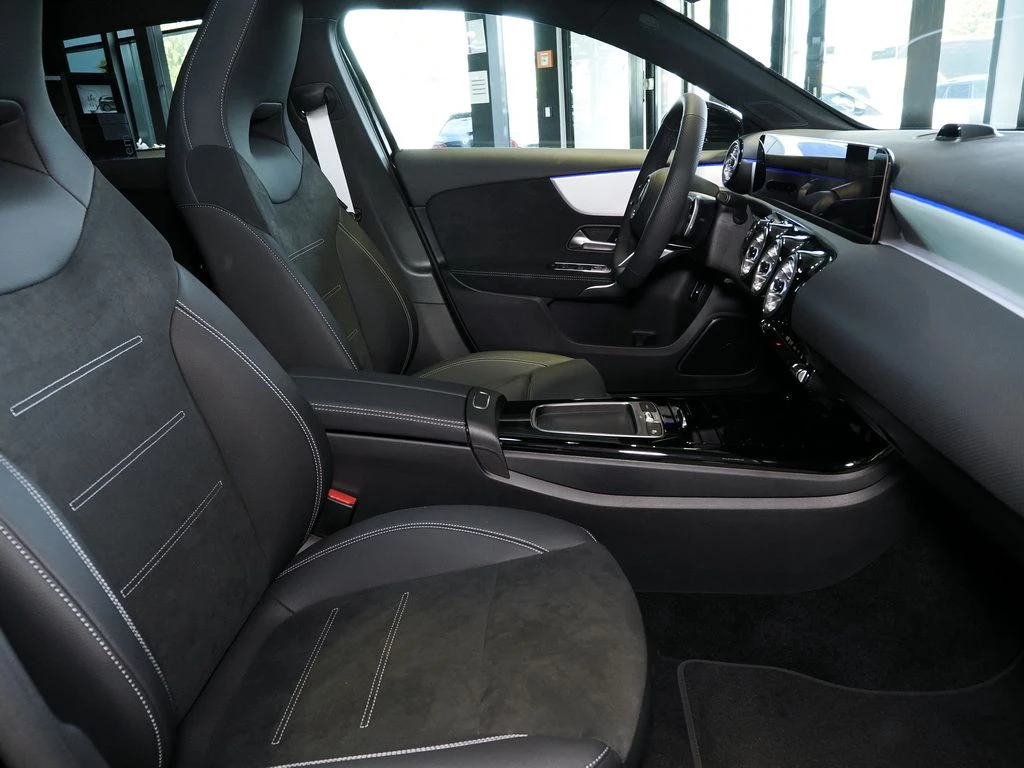 Mercedes-Benz-A-Klasse 250 e-image-8
