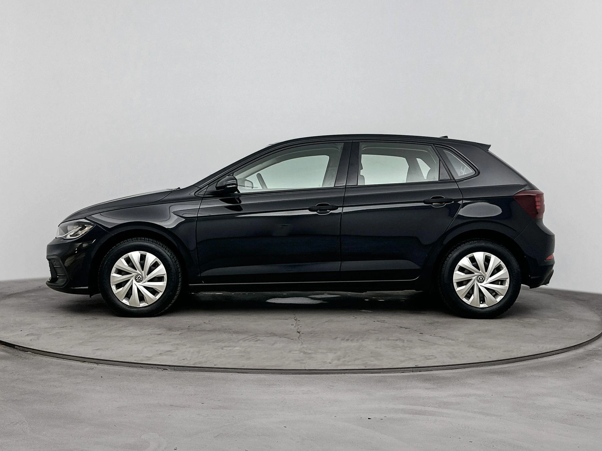 Volkswagen-Polo-image-1