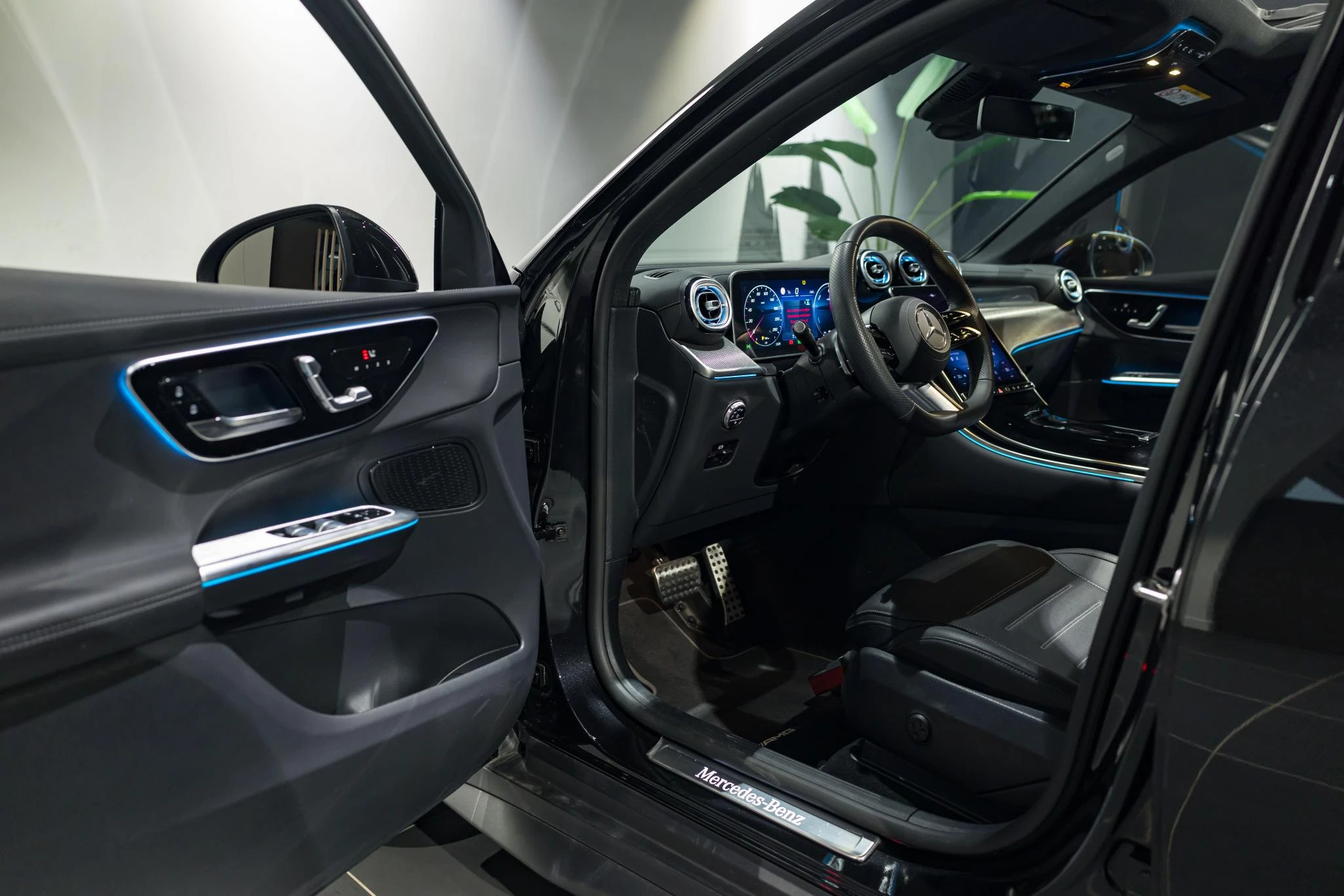 Mercedes-Benz-GLC-image-22