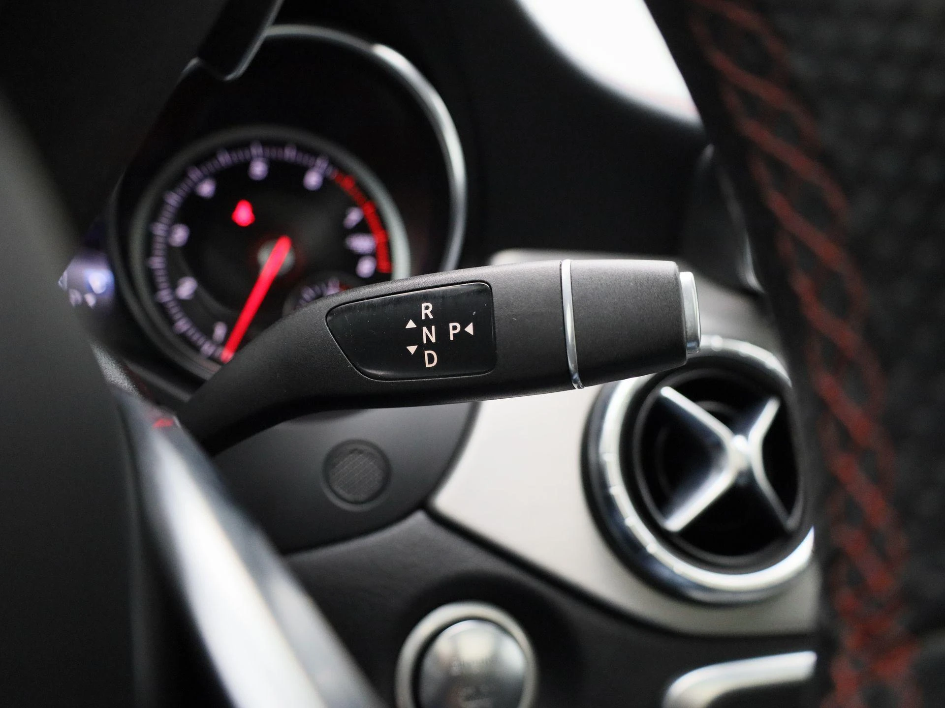 Mercedes-Benz-CLA-image-26