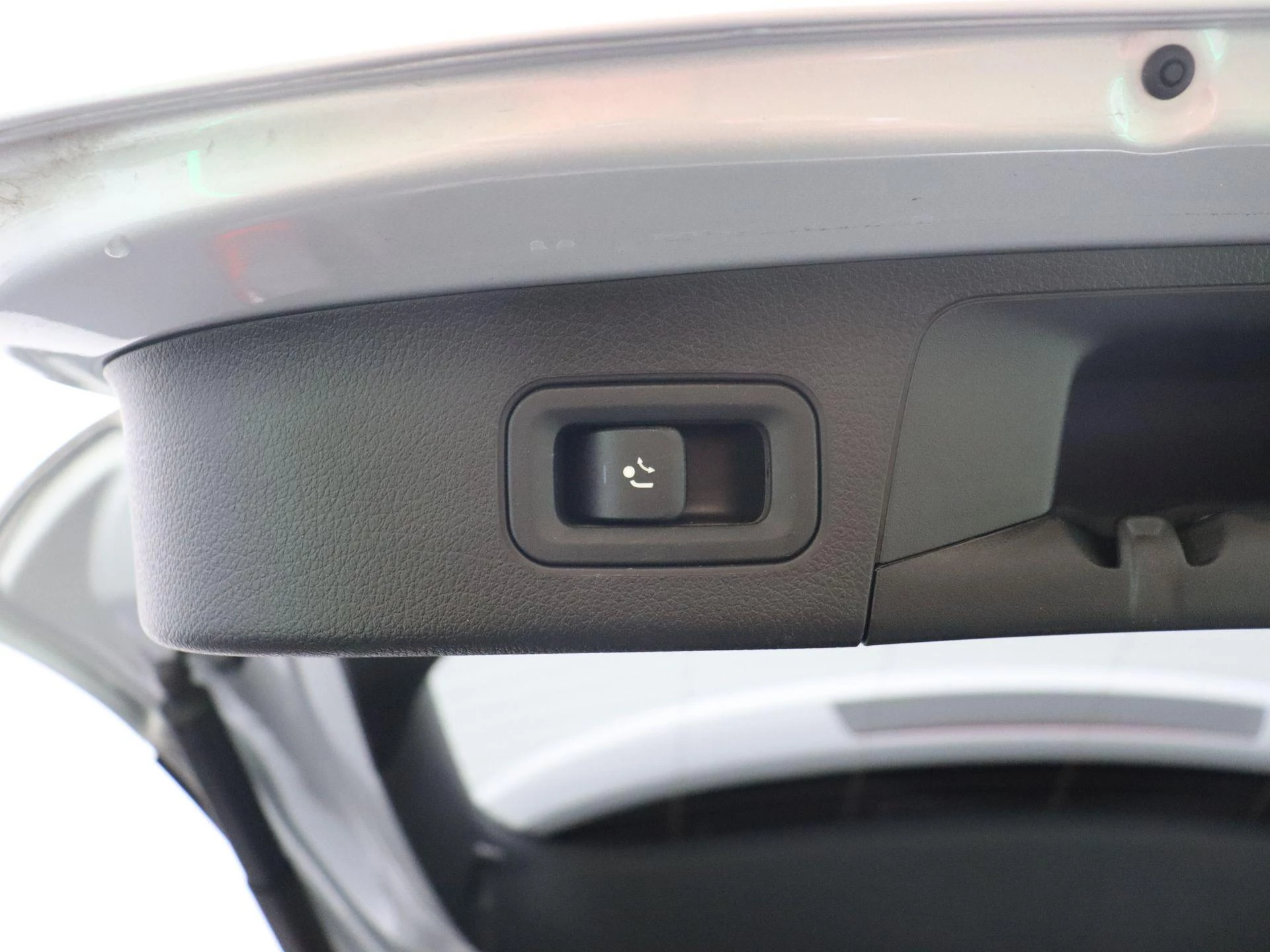 Mercedes-Benz GLA 250e Amg Line + MULTIBEAM + PANO DAK + CARPLAY + TREKHAAK +