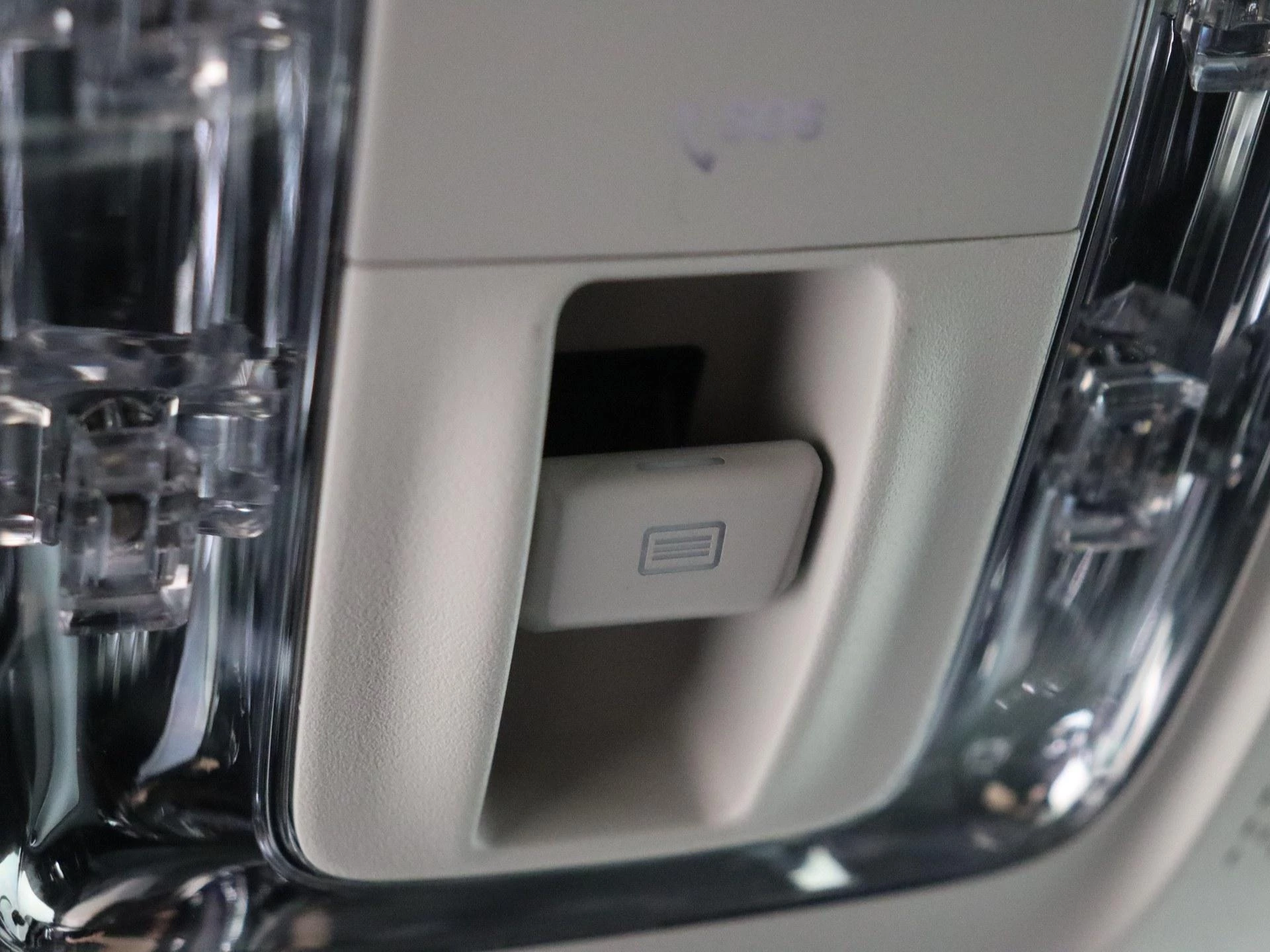 Mercedes-Benz-GLA-image-26